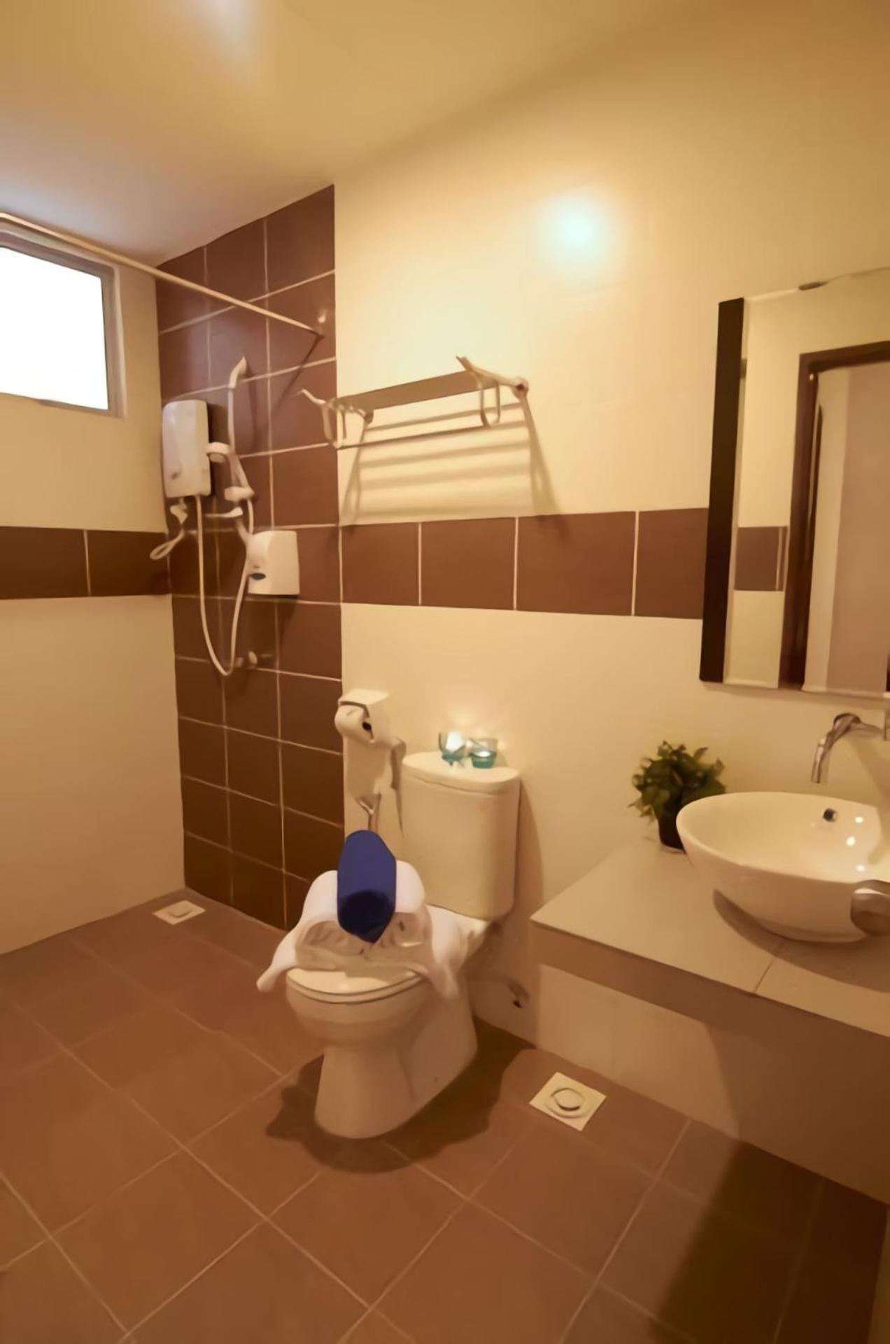 Jacuzzi King Studio Apartment (Free 2 Waterpark Ticket and Medium Floor) photo 3