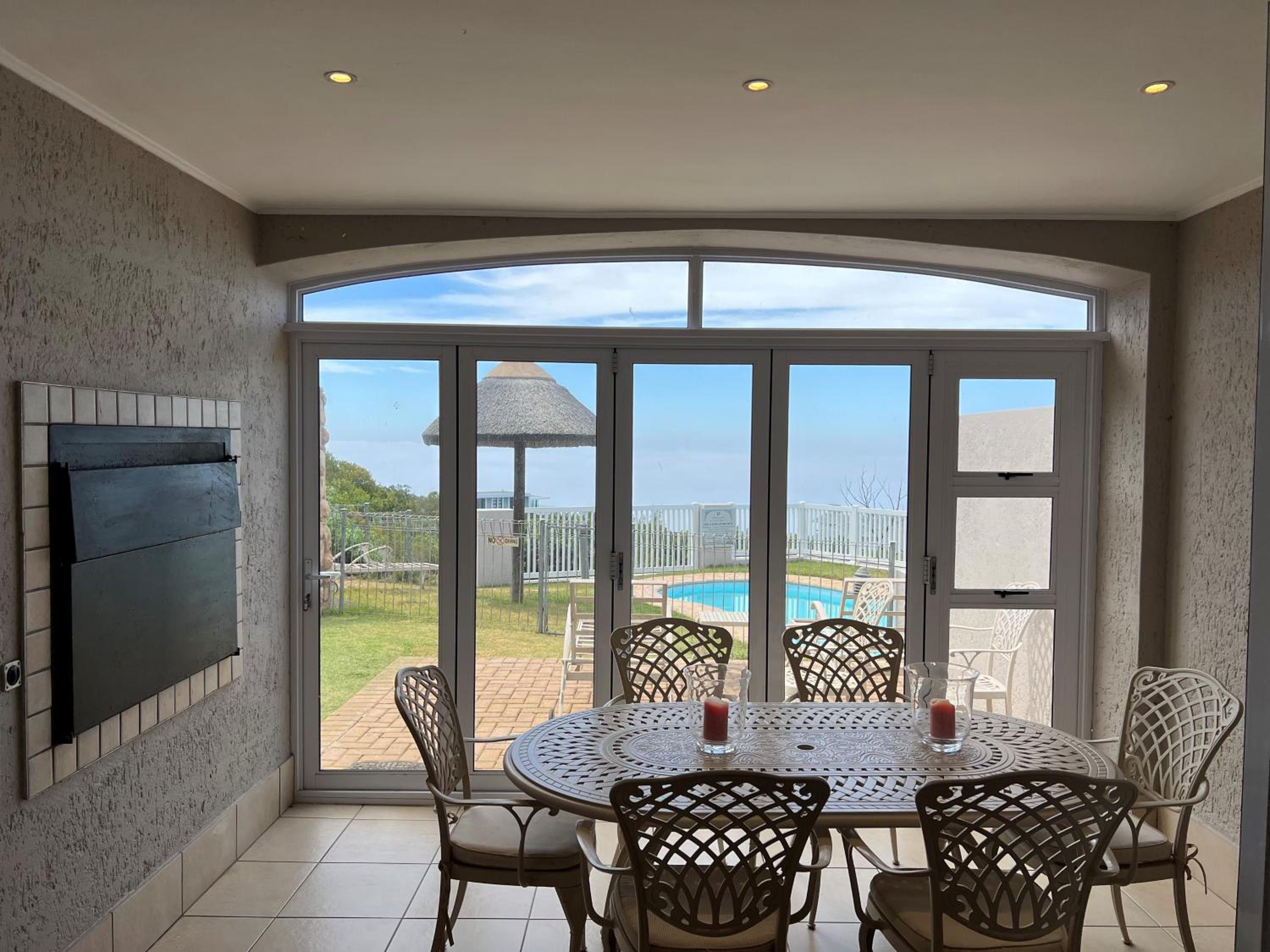 Three-Bedroom Villa photo 3