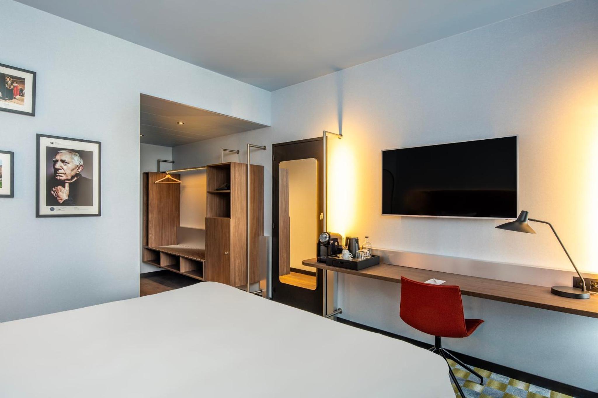 Premium Room - Photo 9