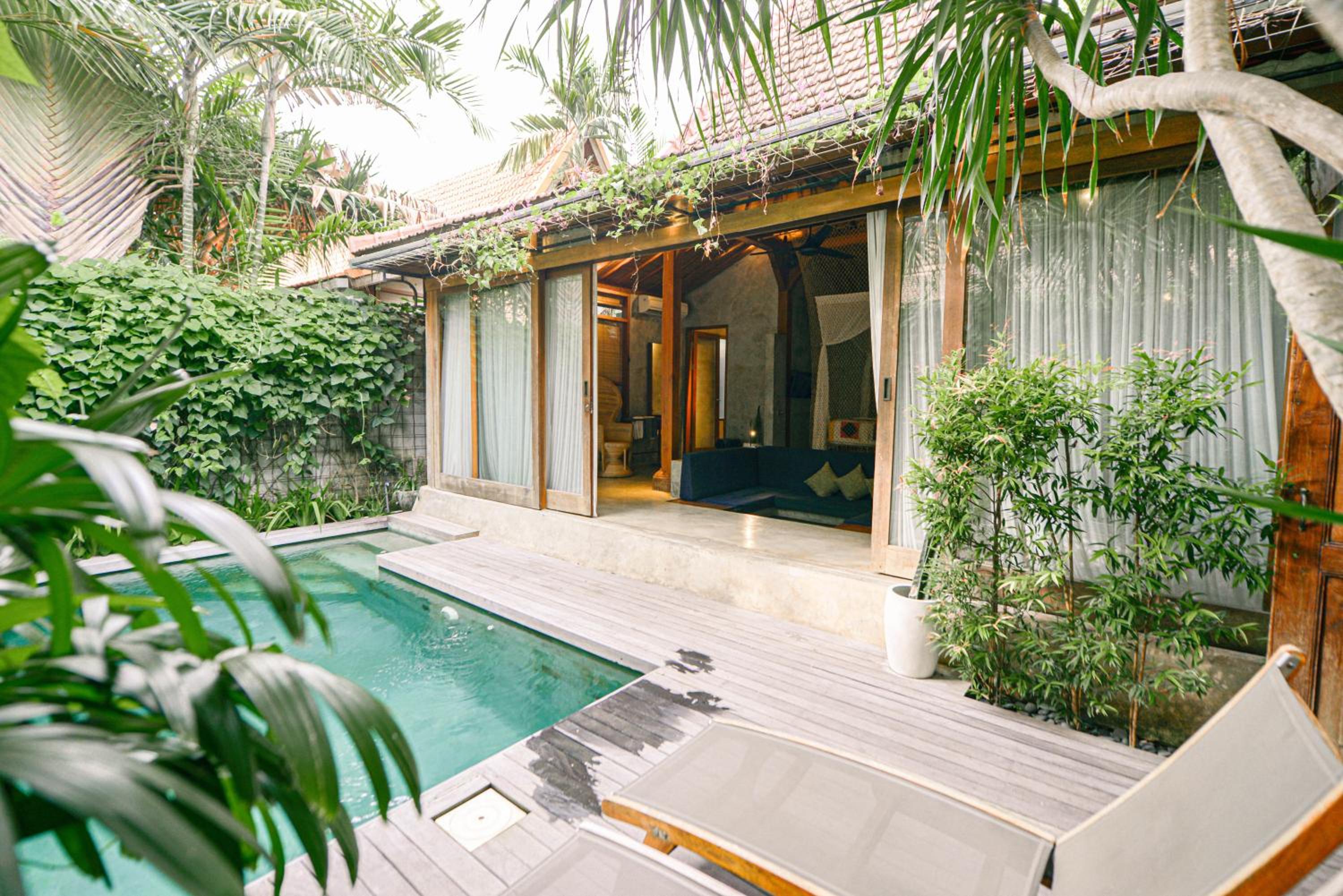 Private Pool Teak Villa thumbnail 5