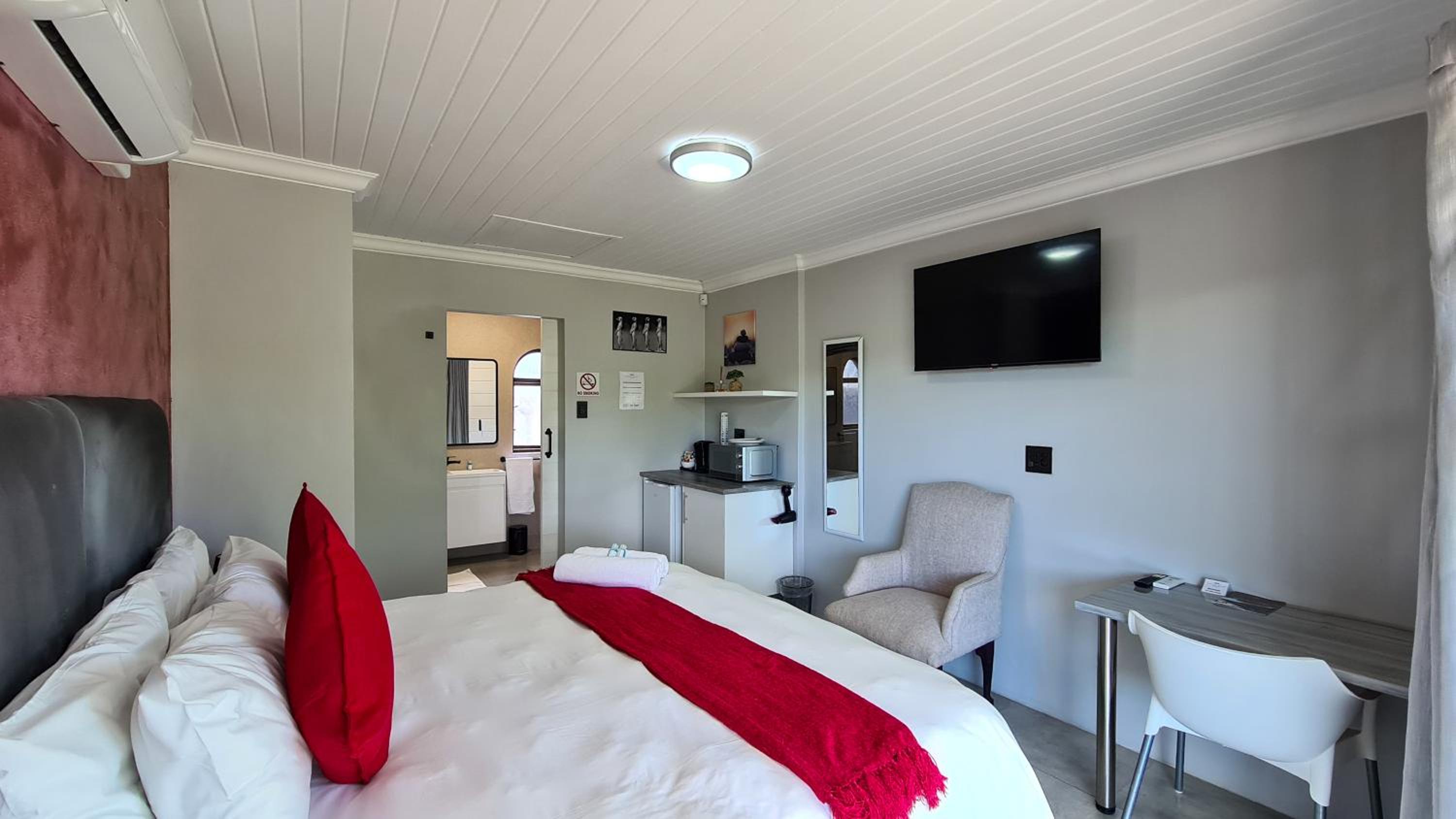 King Room with Garden View - Photo 20