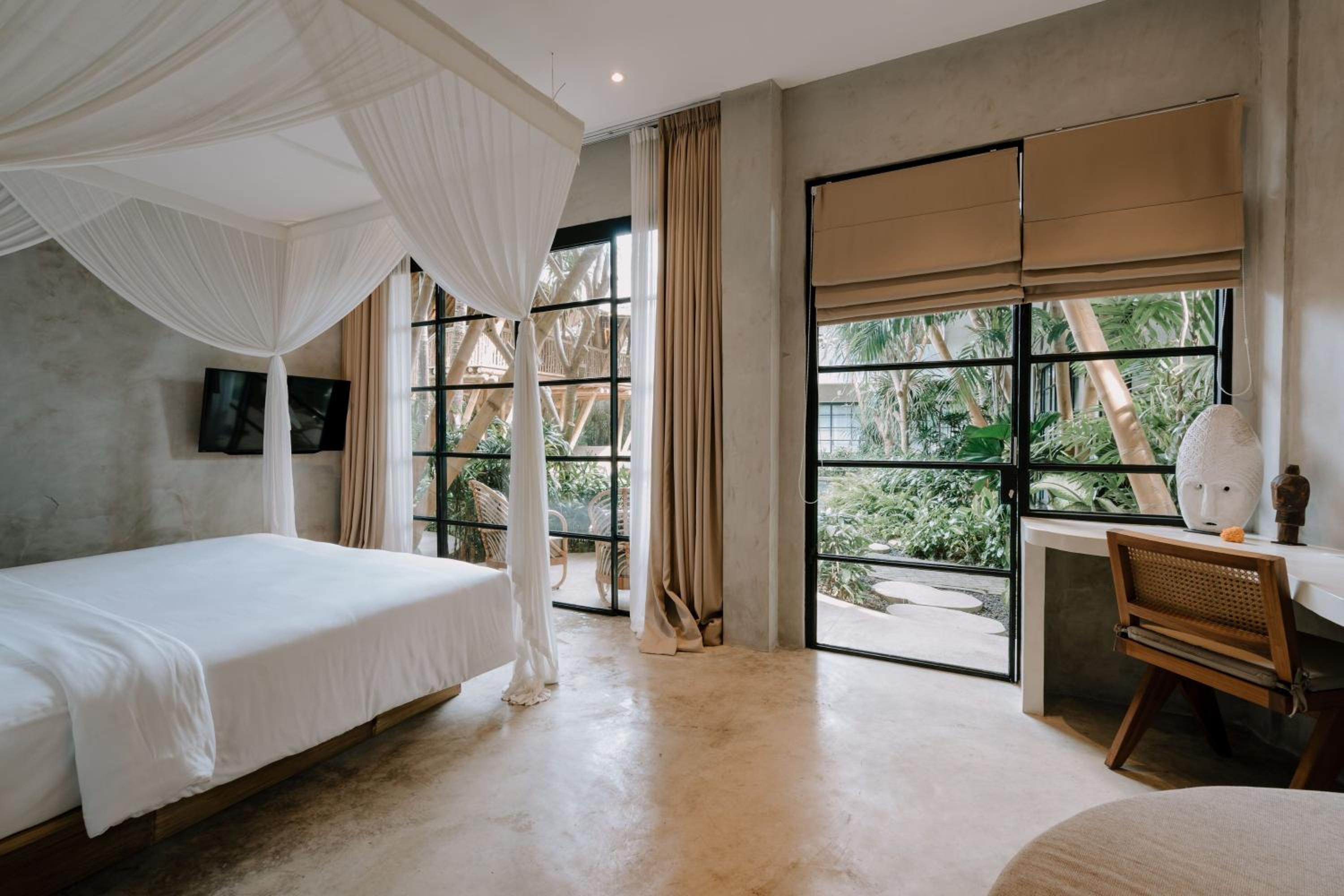 Deluxe Bamboo Room thumbnail 6