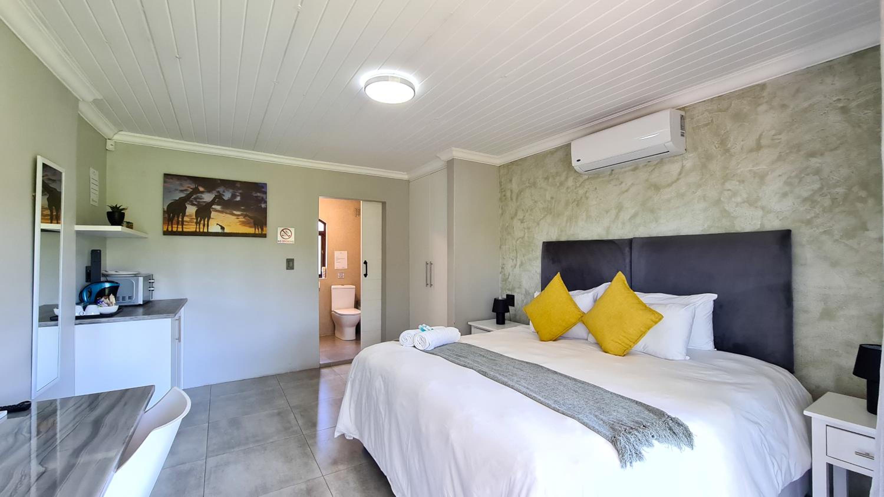 King Room with Garden View - Photo 25