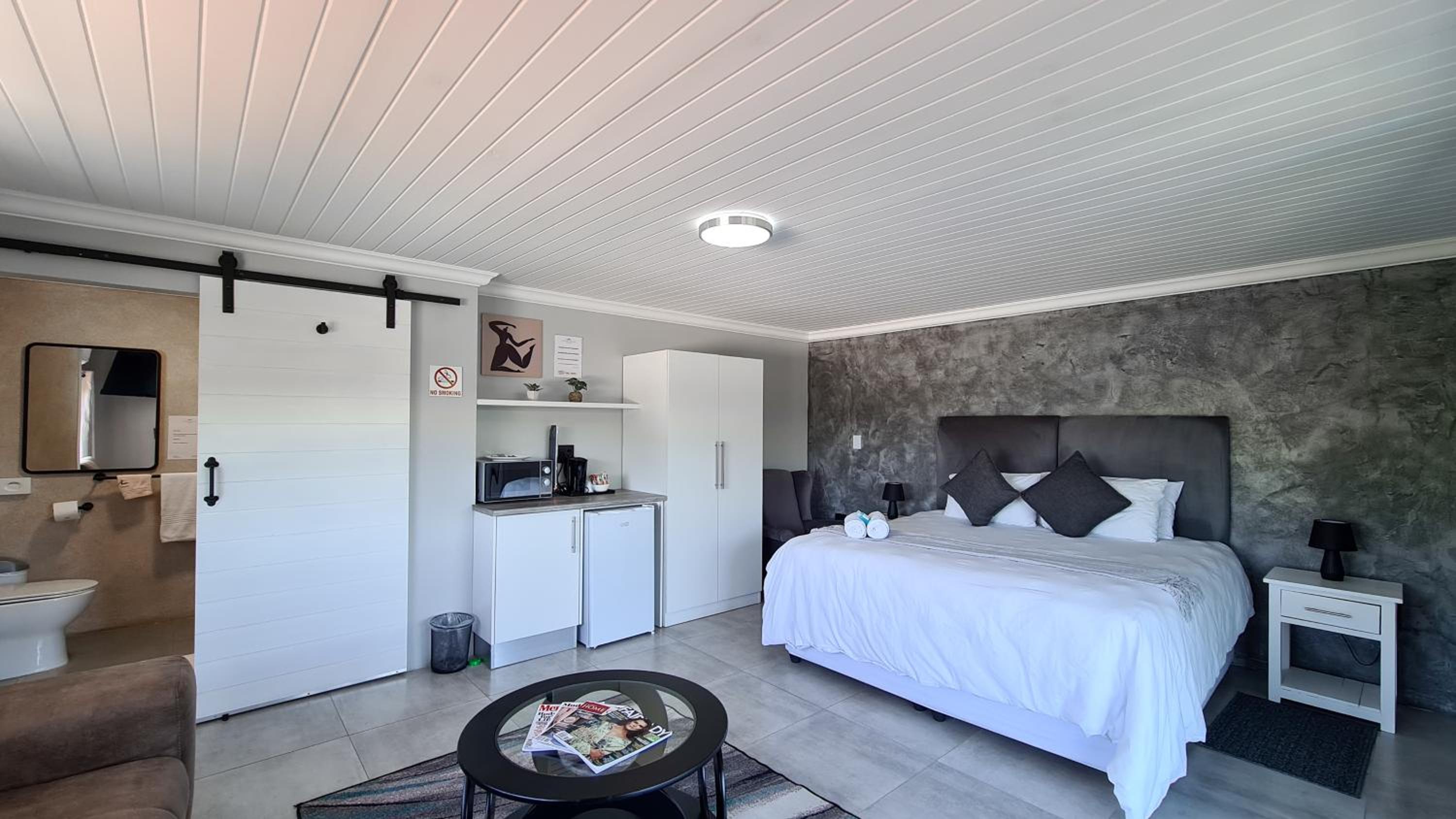King Room with Garden View - Photo 32
