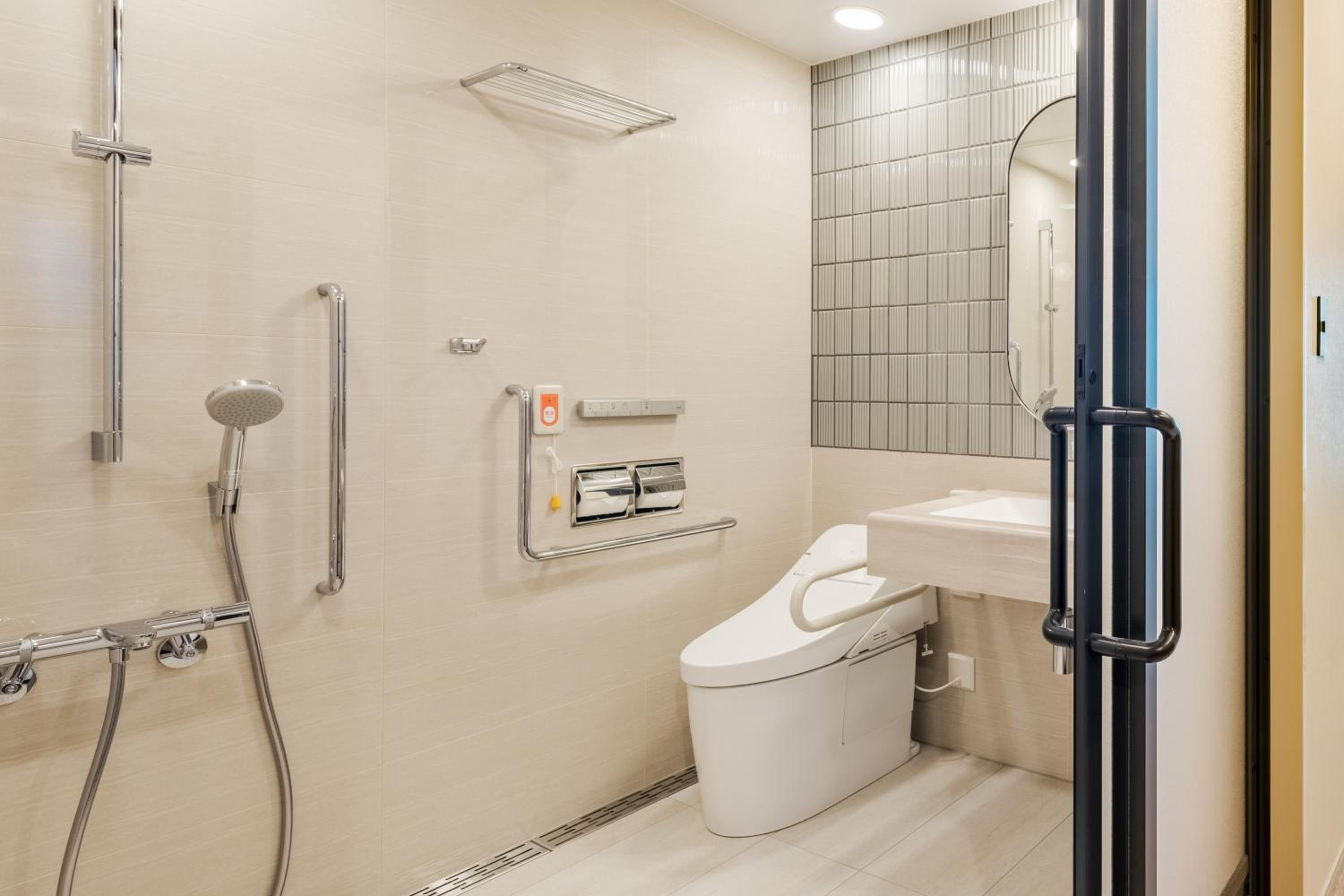 Queen Room - Accessible - Photo 3
