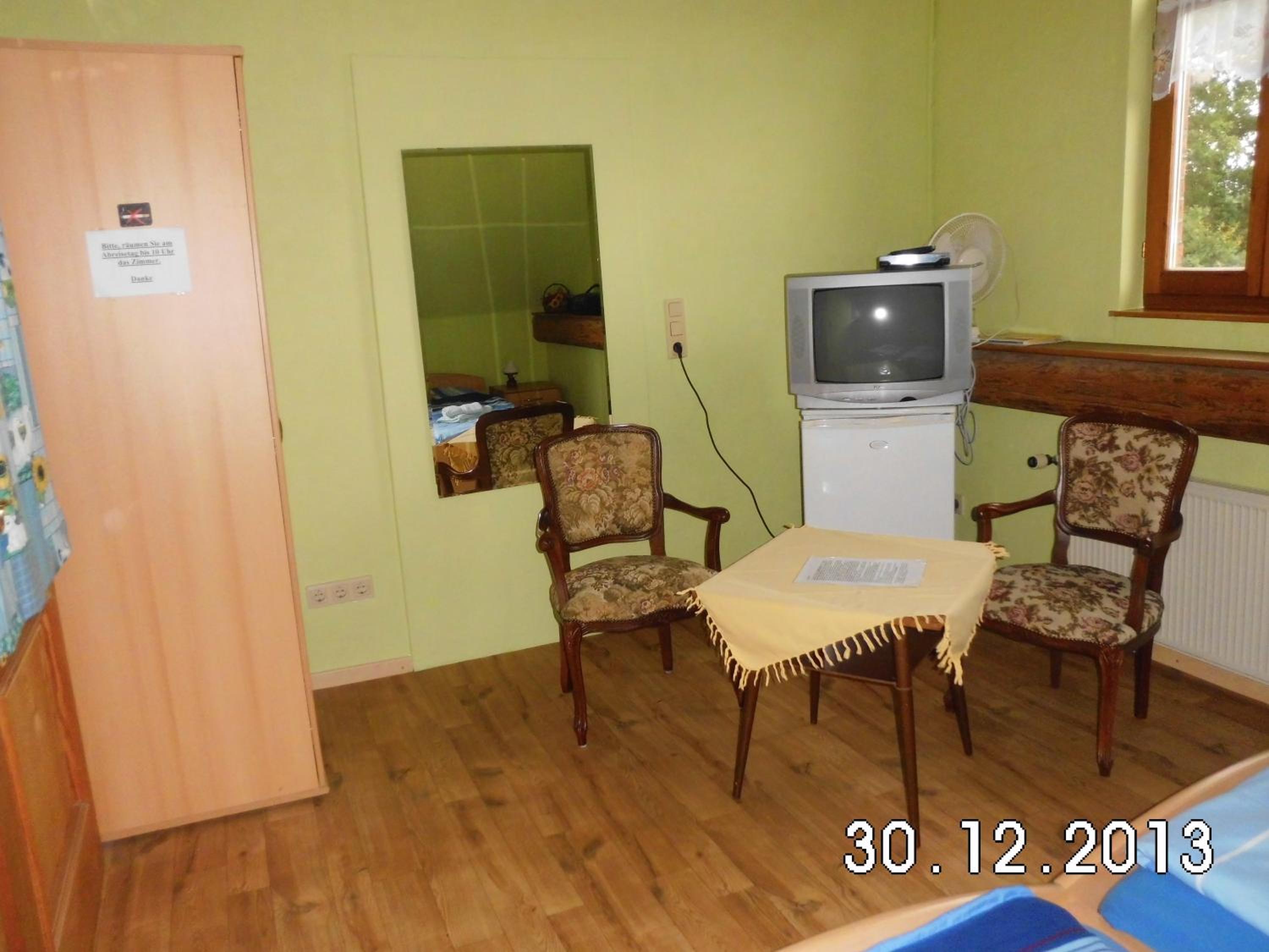 Small Twin Room photo 1