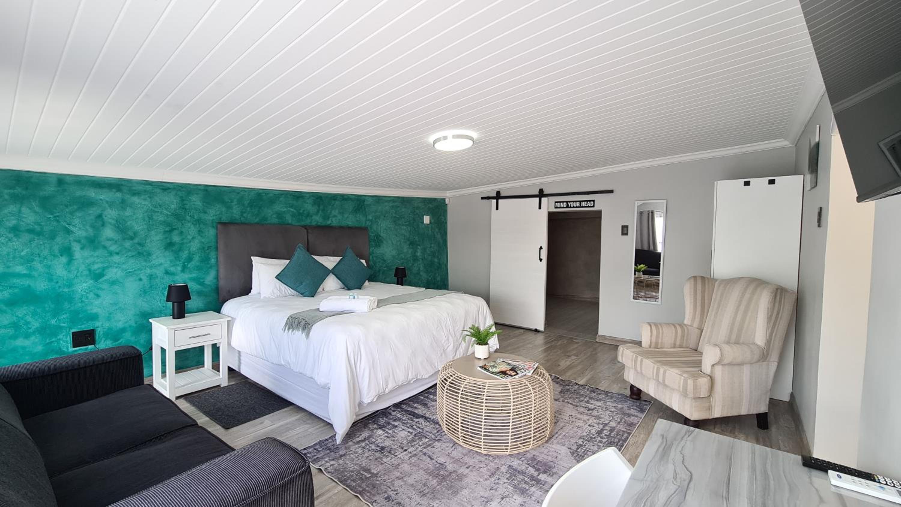 Standard King Room - Photo 3