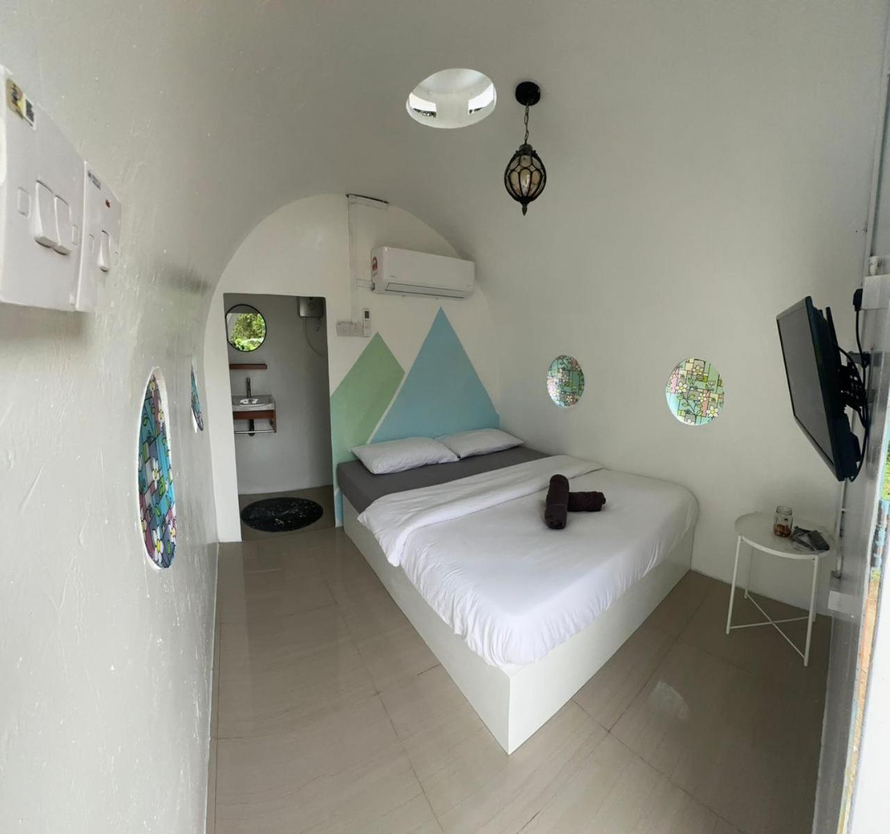 Single Room with Bathroom photo 2