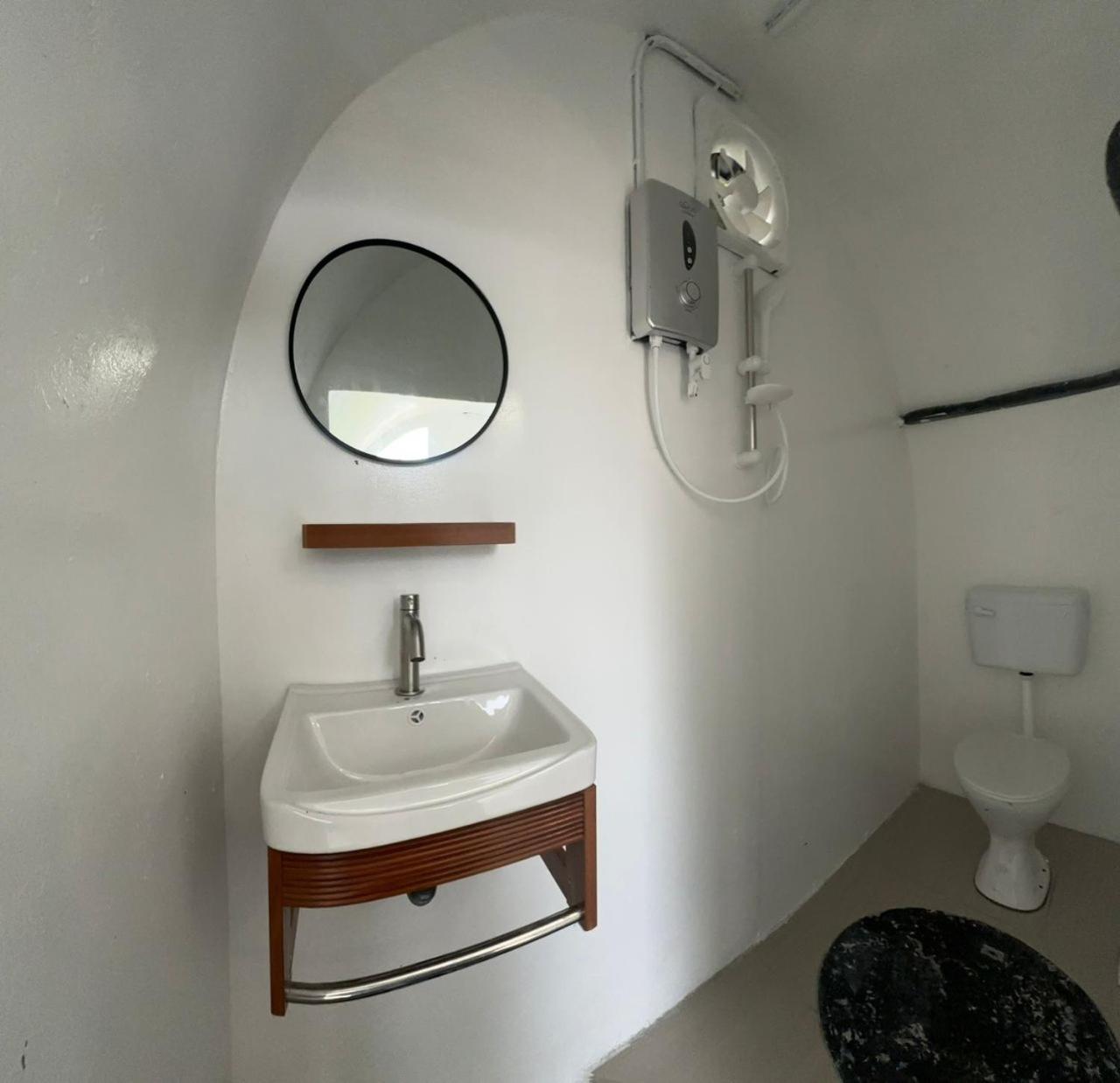 Single Room with Bathroom photo 3
