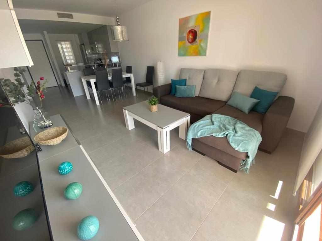 Apartamento con Balcón