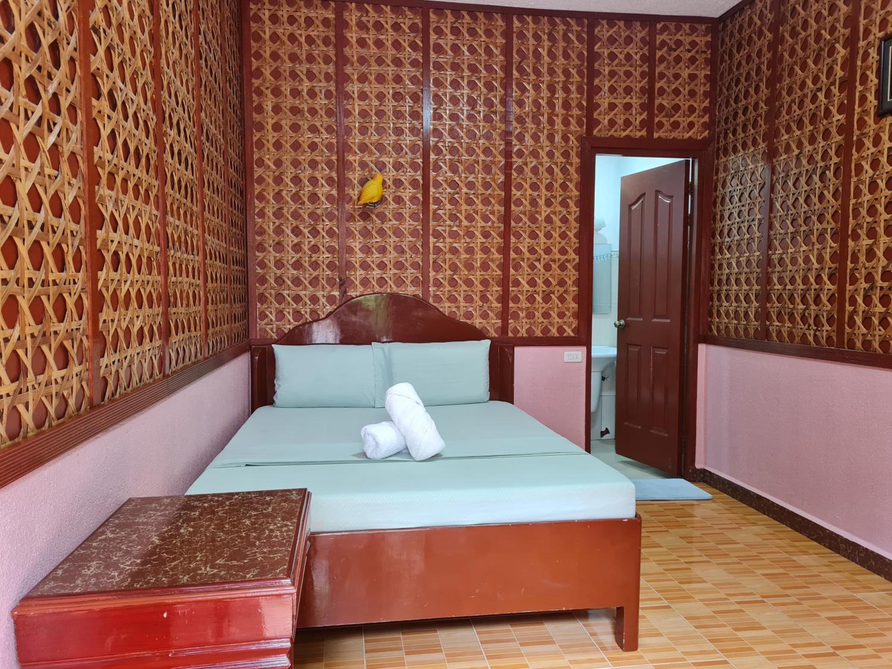 Standard Queen Room photo 3