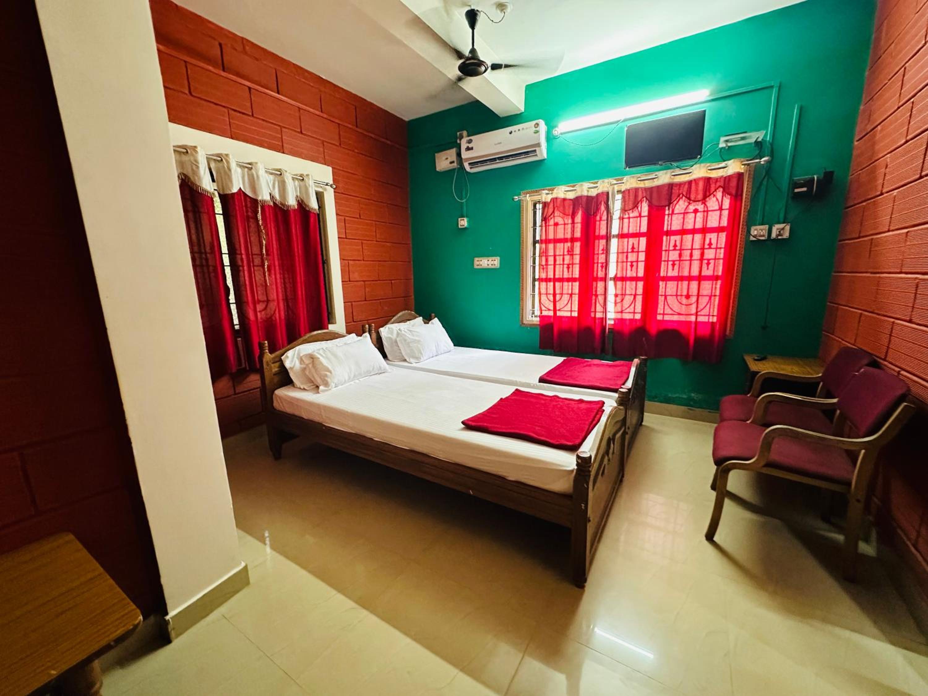 Deluxe Room - Photo 3