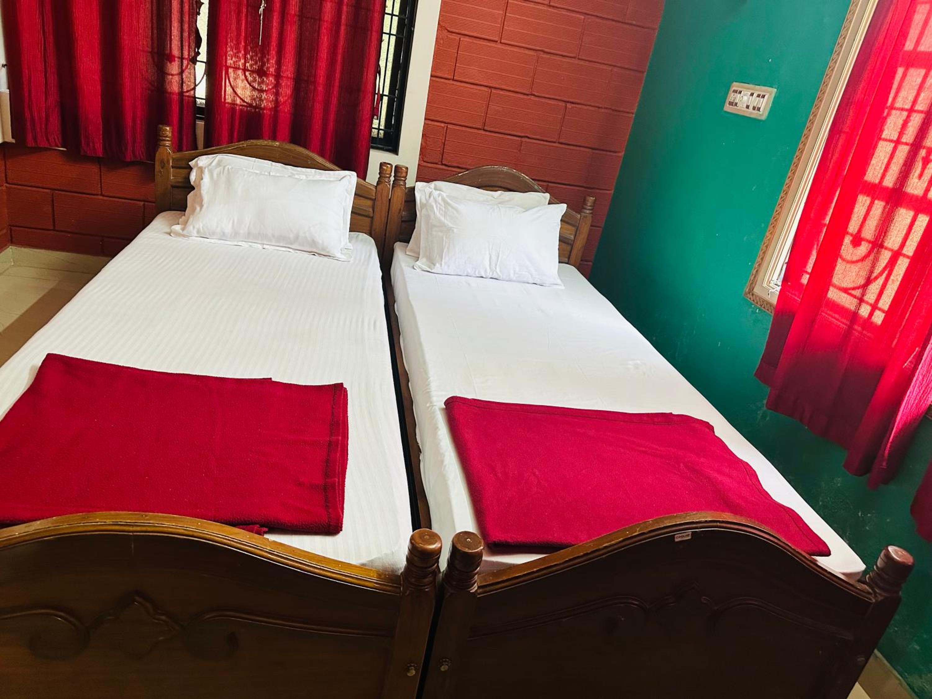 Deluxe Room - Photo 8