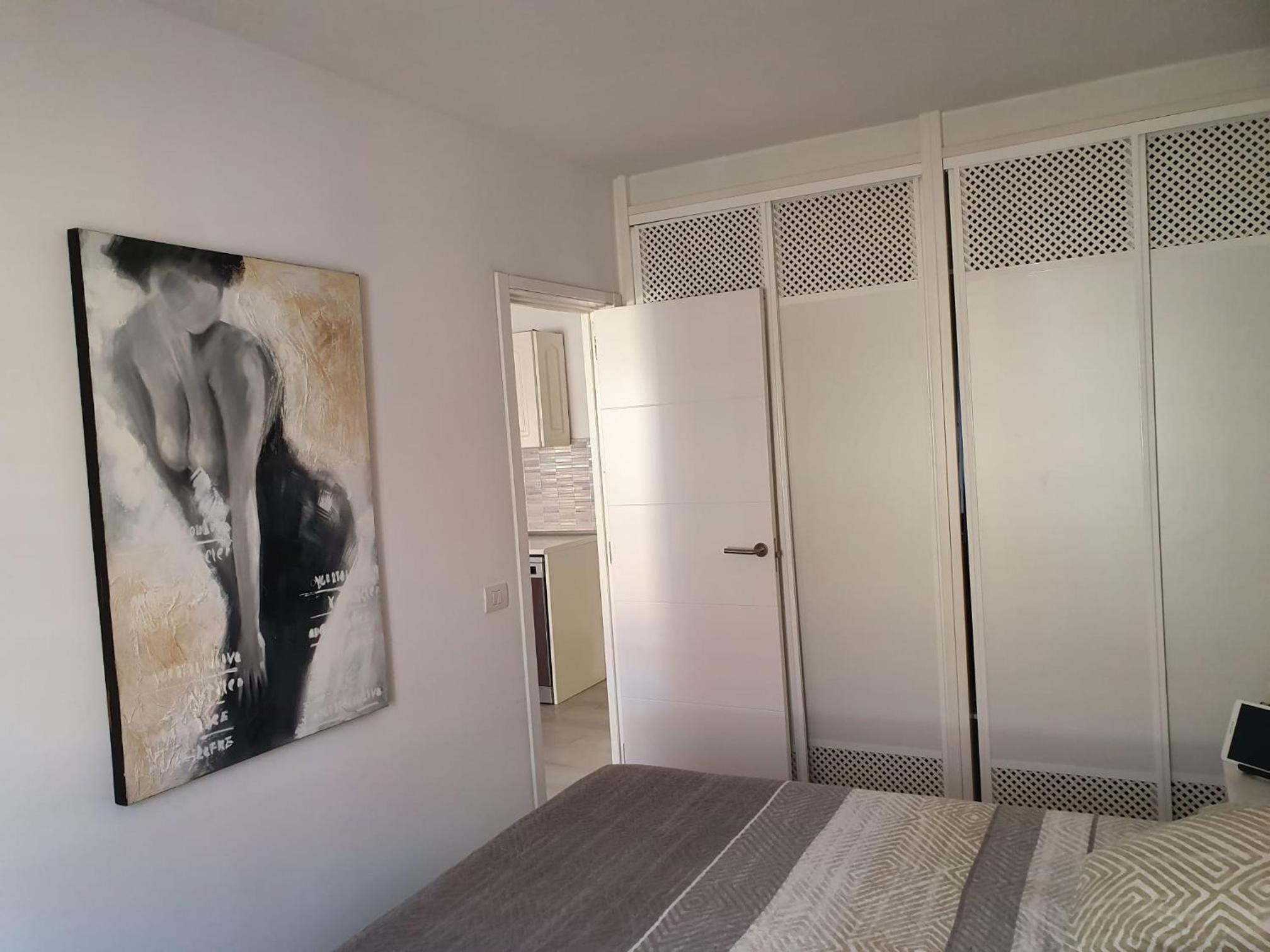 One-Bedroom Apartment photo 3