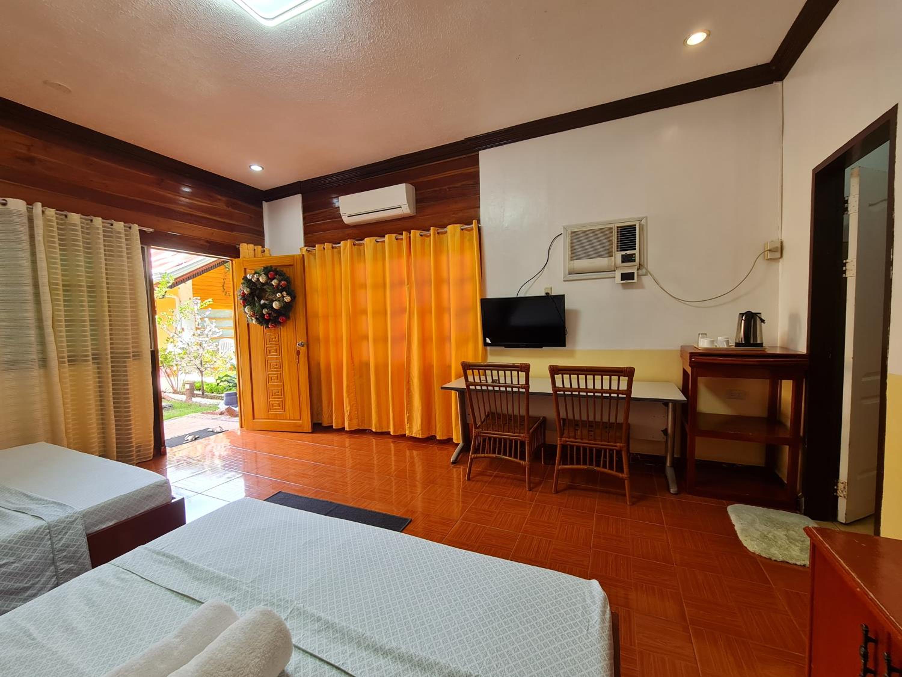 Family Room photo 2