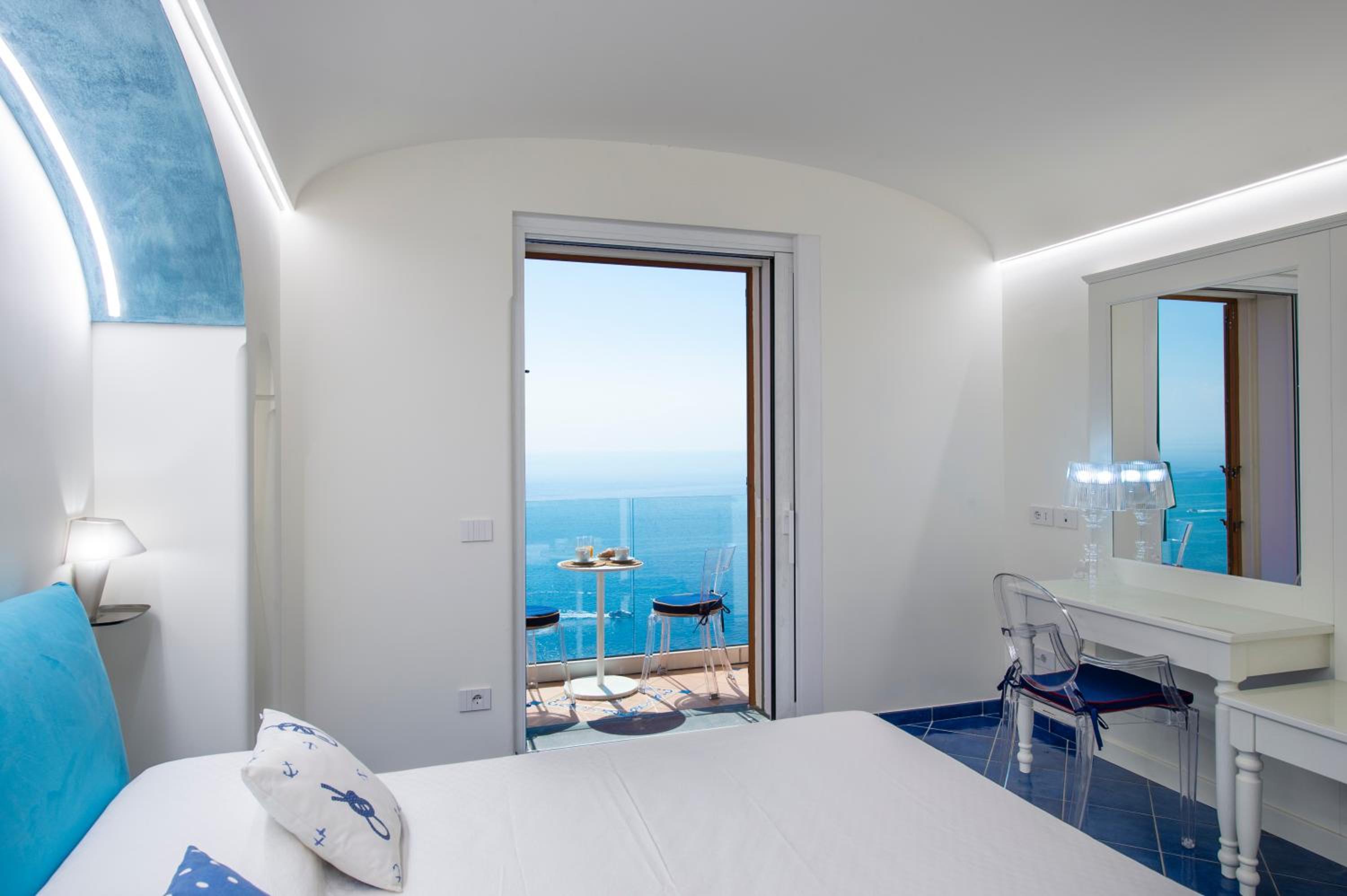 Queen Room with Sea View photo 1