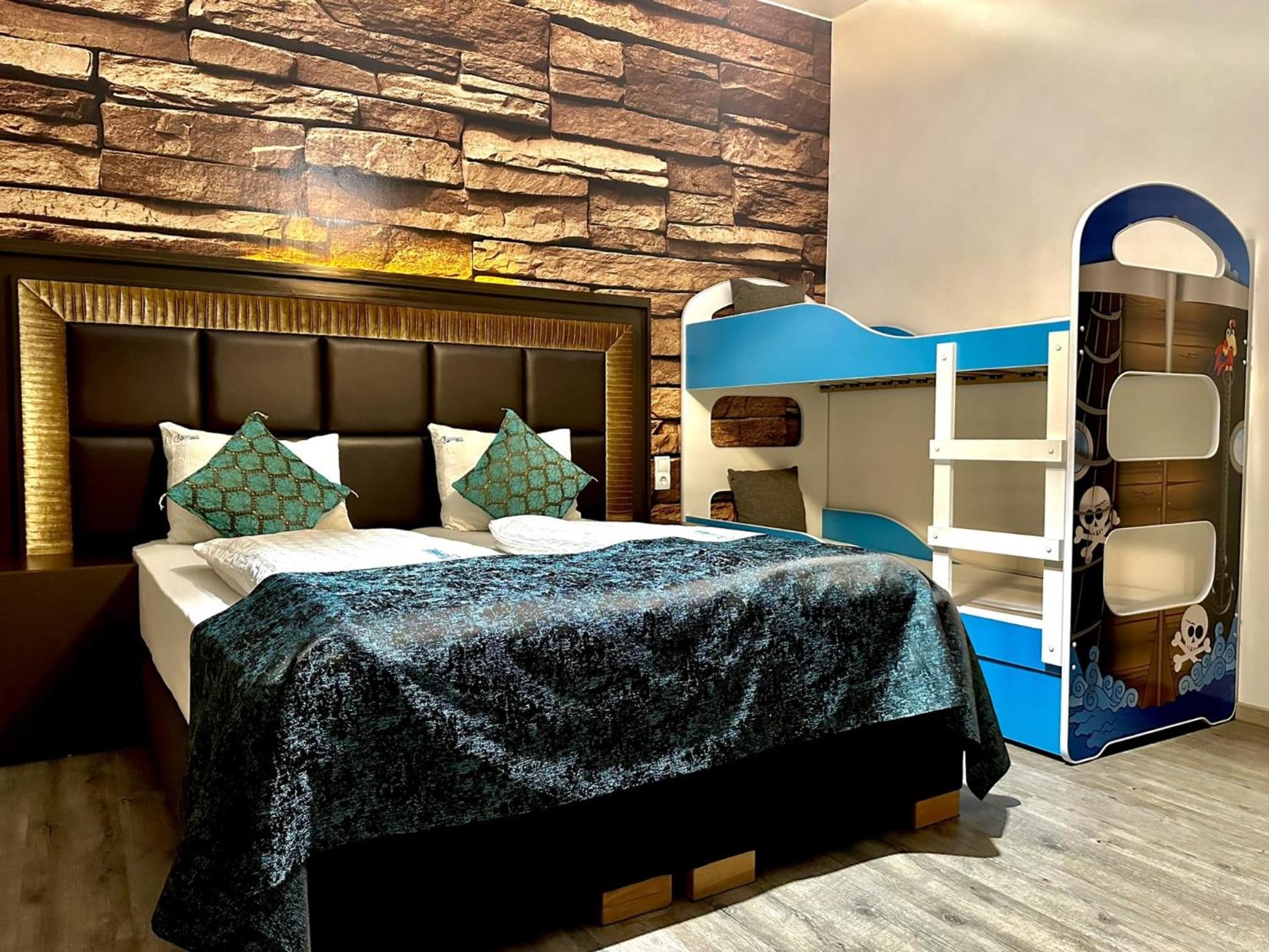 Two-Bedroom House - Photo 13
