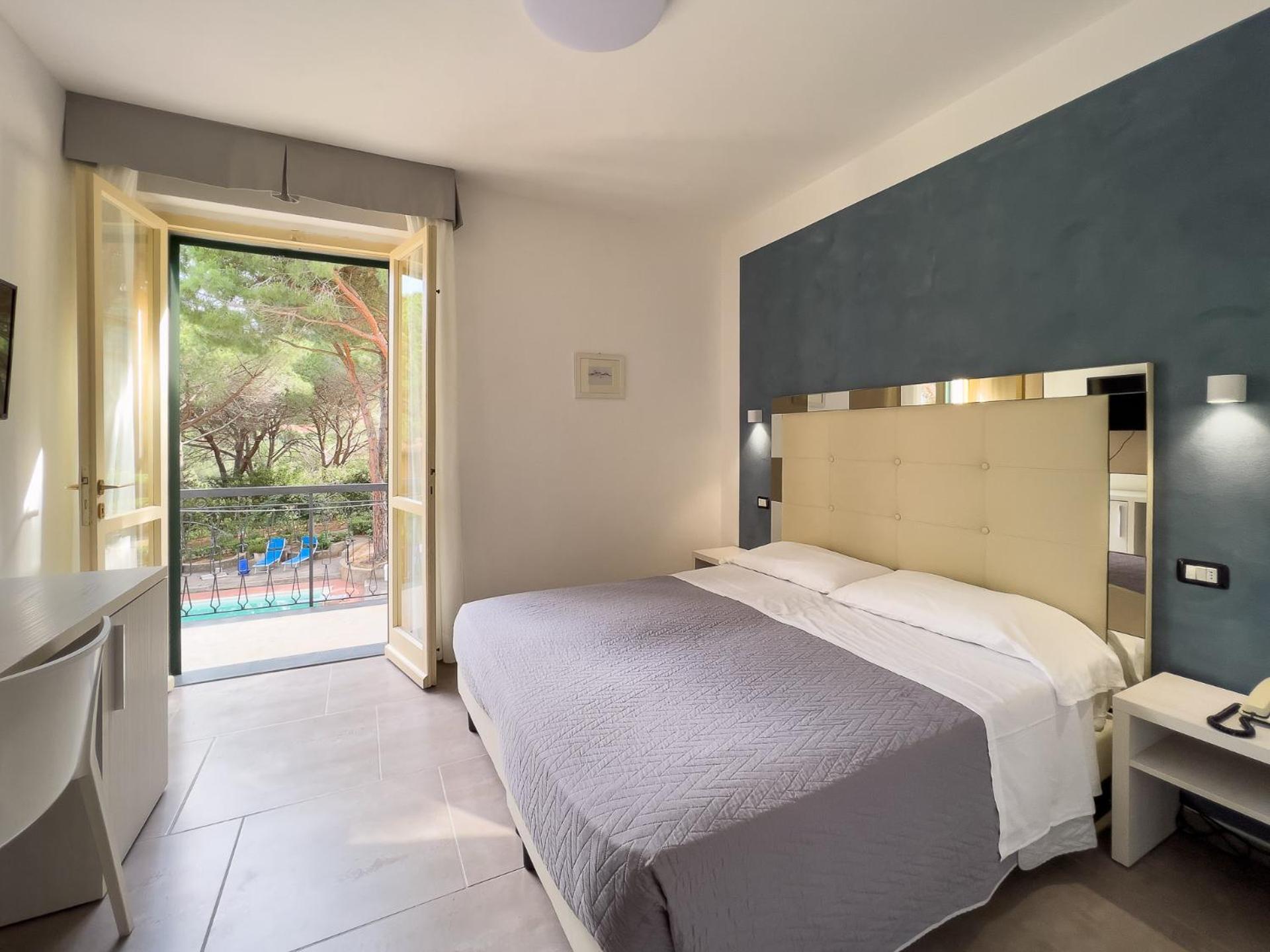 Classic Double or Twin Room with Balcony