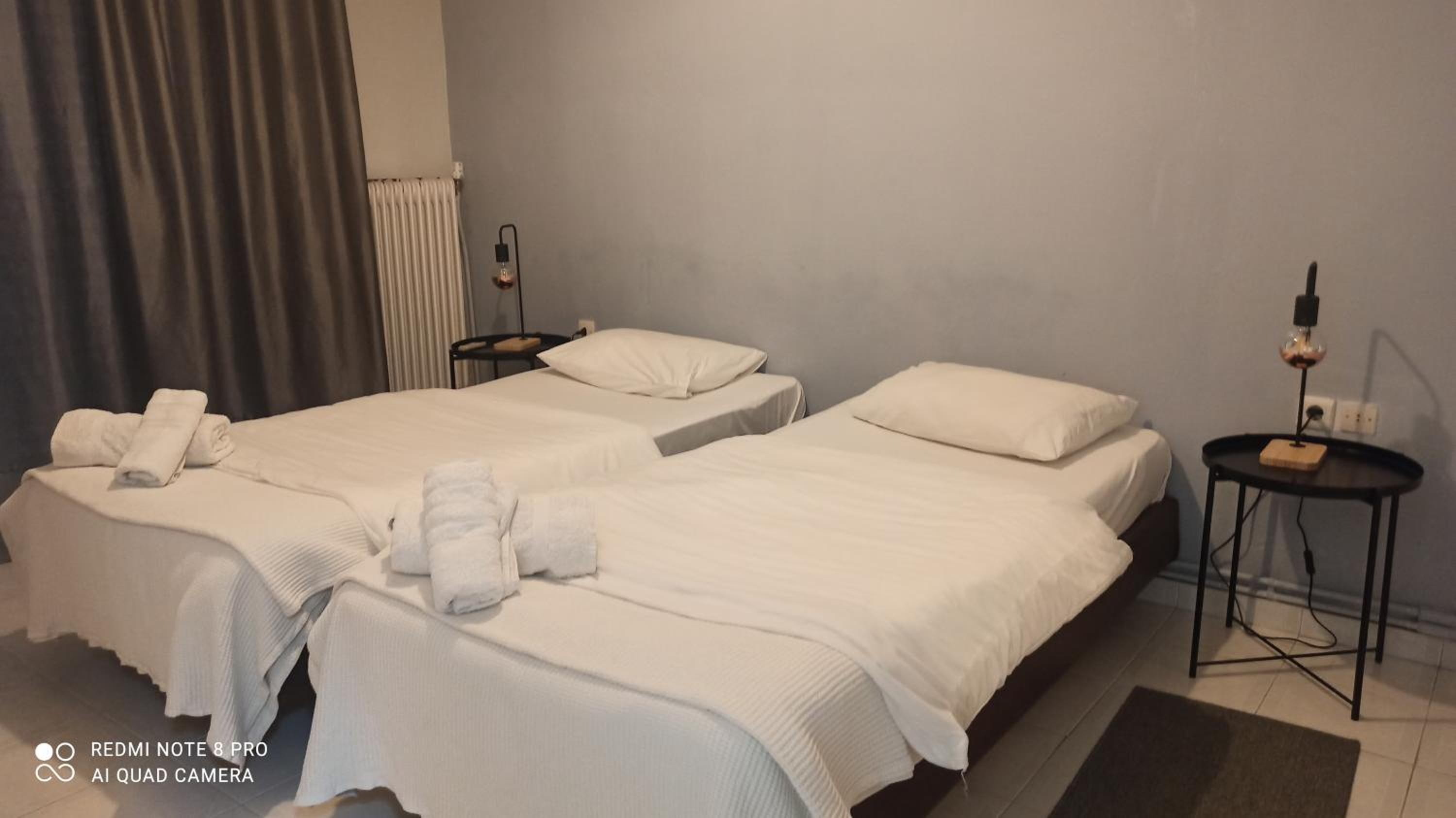 One-Bedroom Apartment (2 - 3 Adults) - Photo 2
