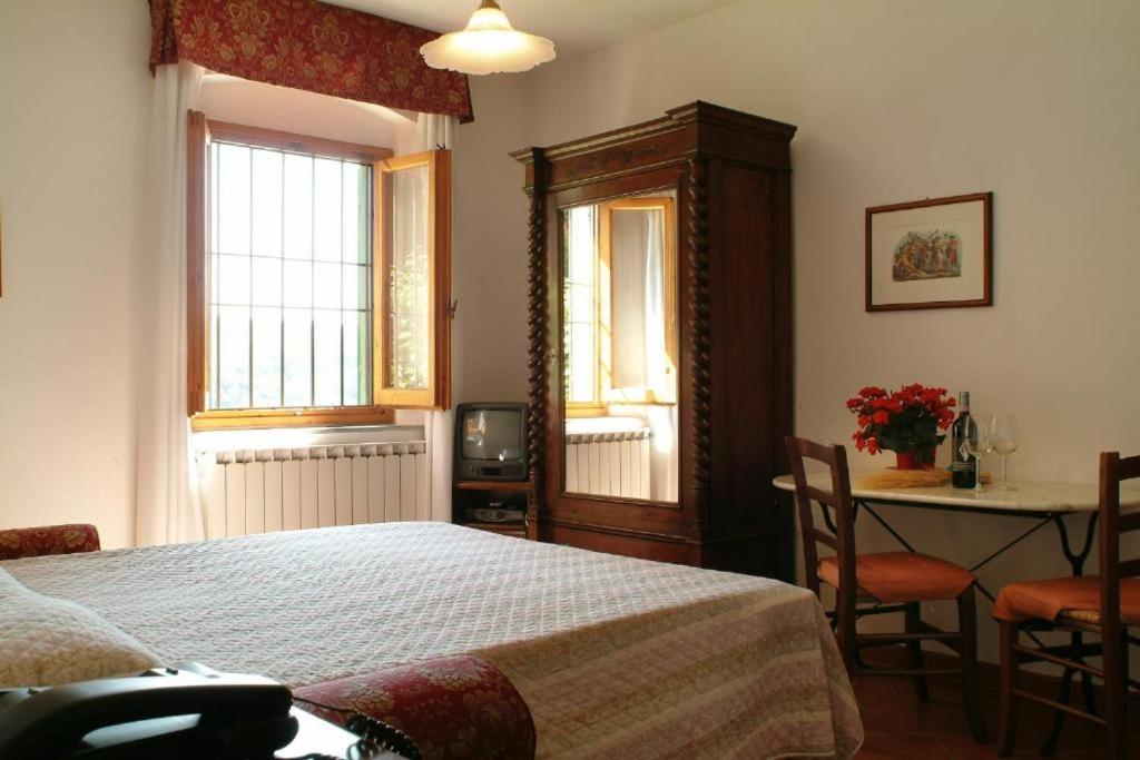 Double or Twin Room with Garden View - Photo 1