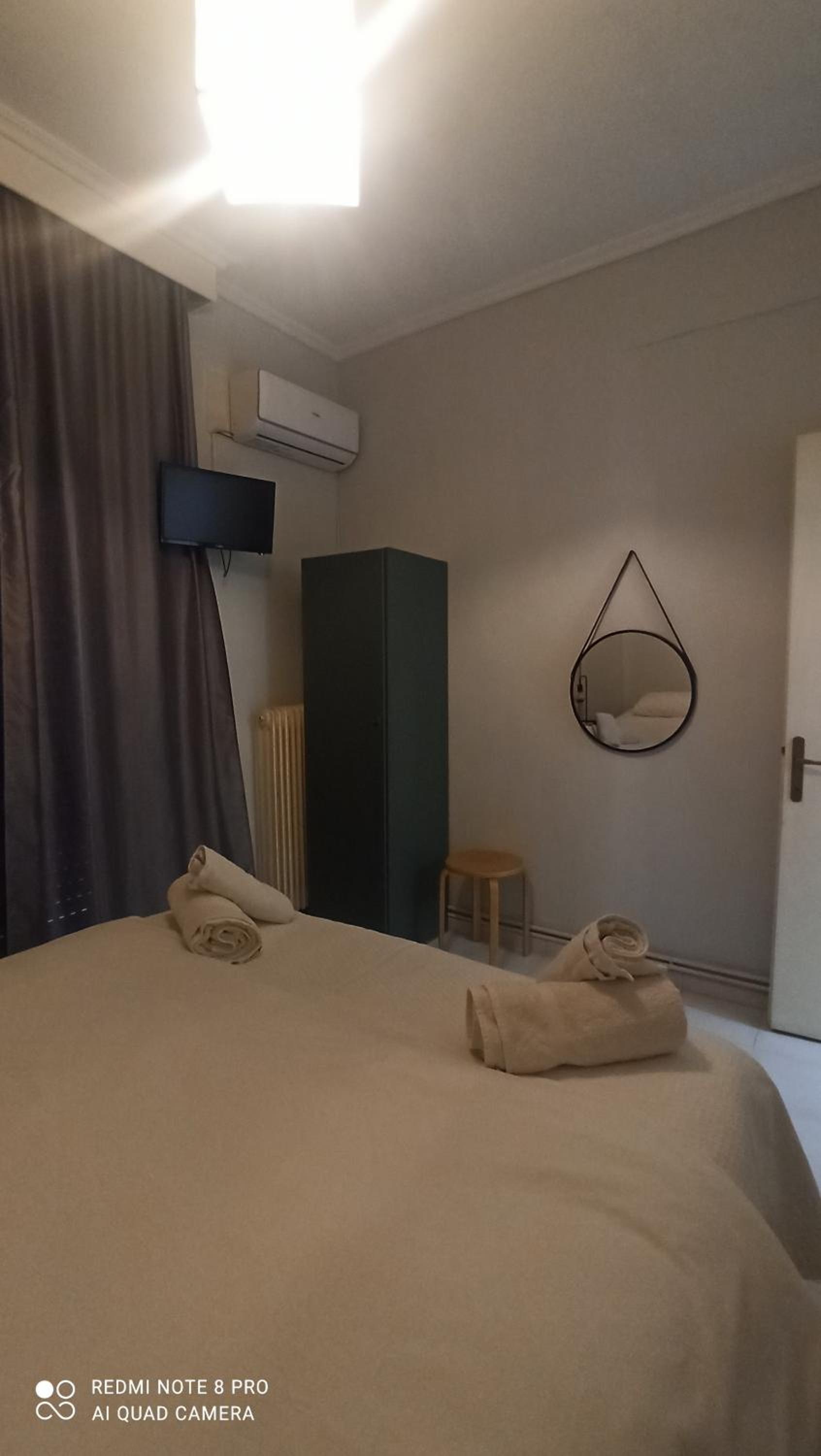 One-Bedroom Apartment (2 - 3 Adults) - Photo 3