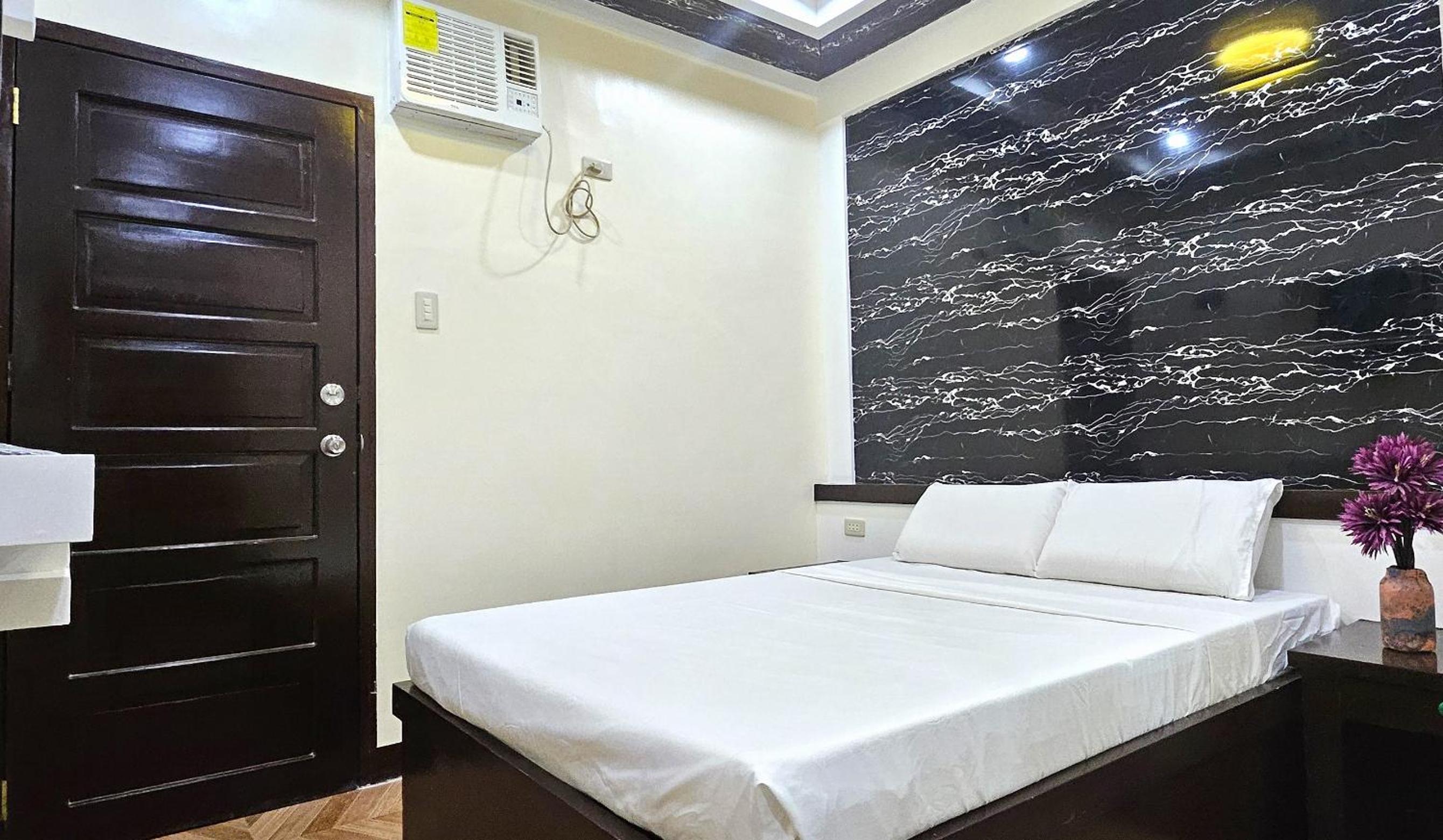 Economy Double Room - Photo 1