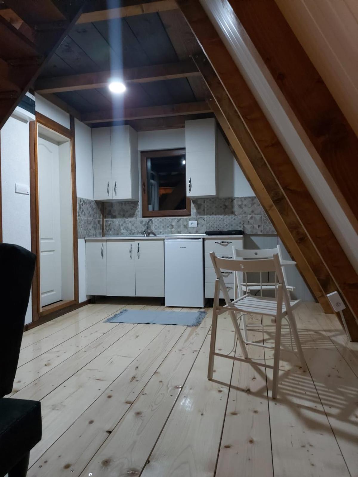 One-Bedroom House photo 2