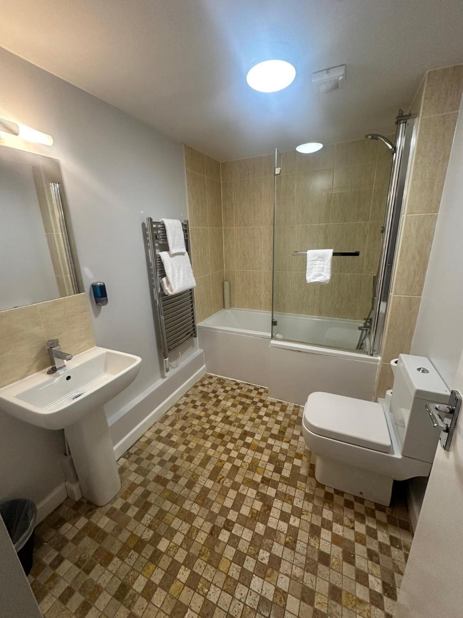 Executive Double Room - Photo 7