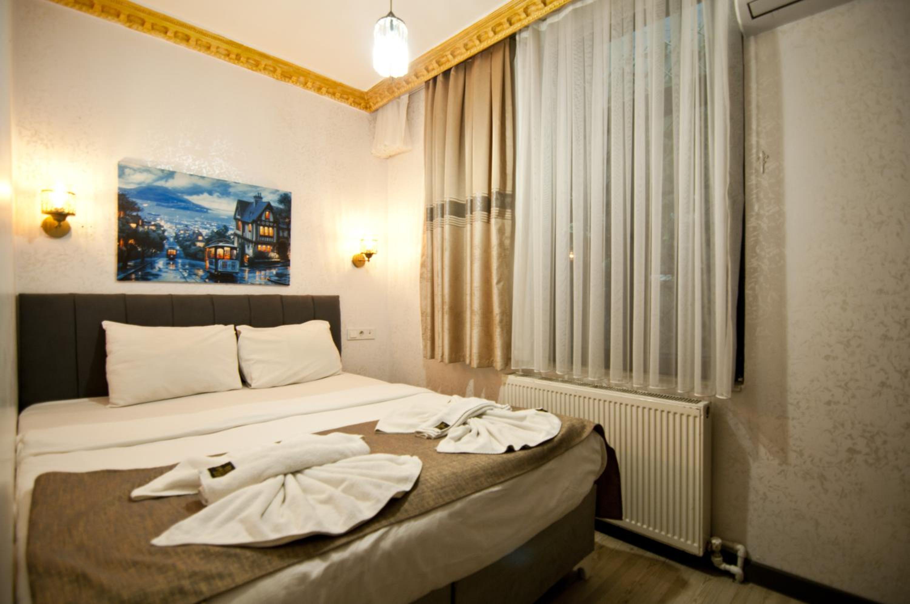 Budget Double Room photo 2