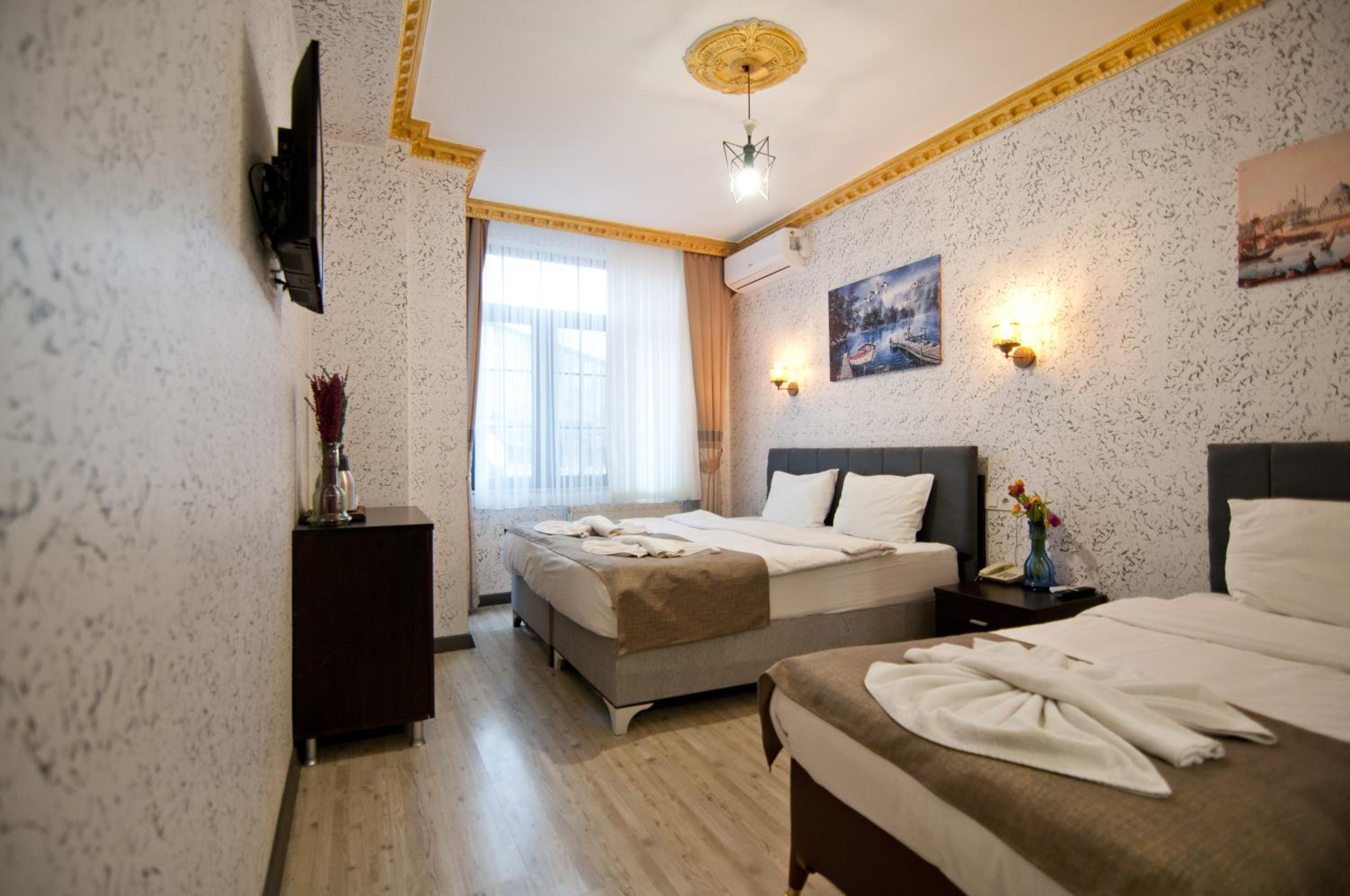 Standard Double Room photo 2