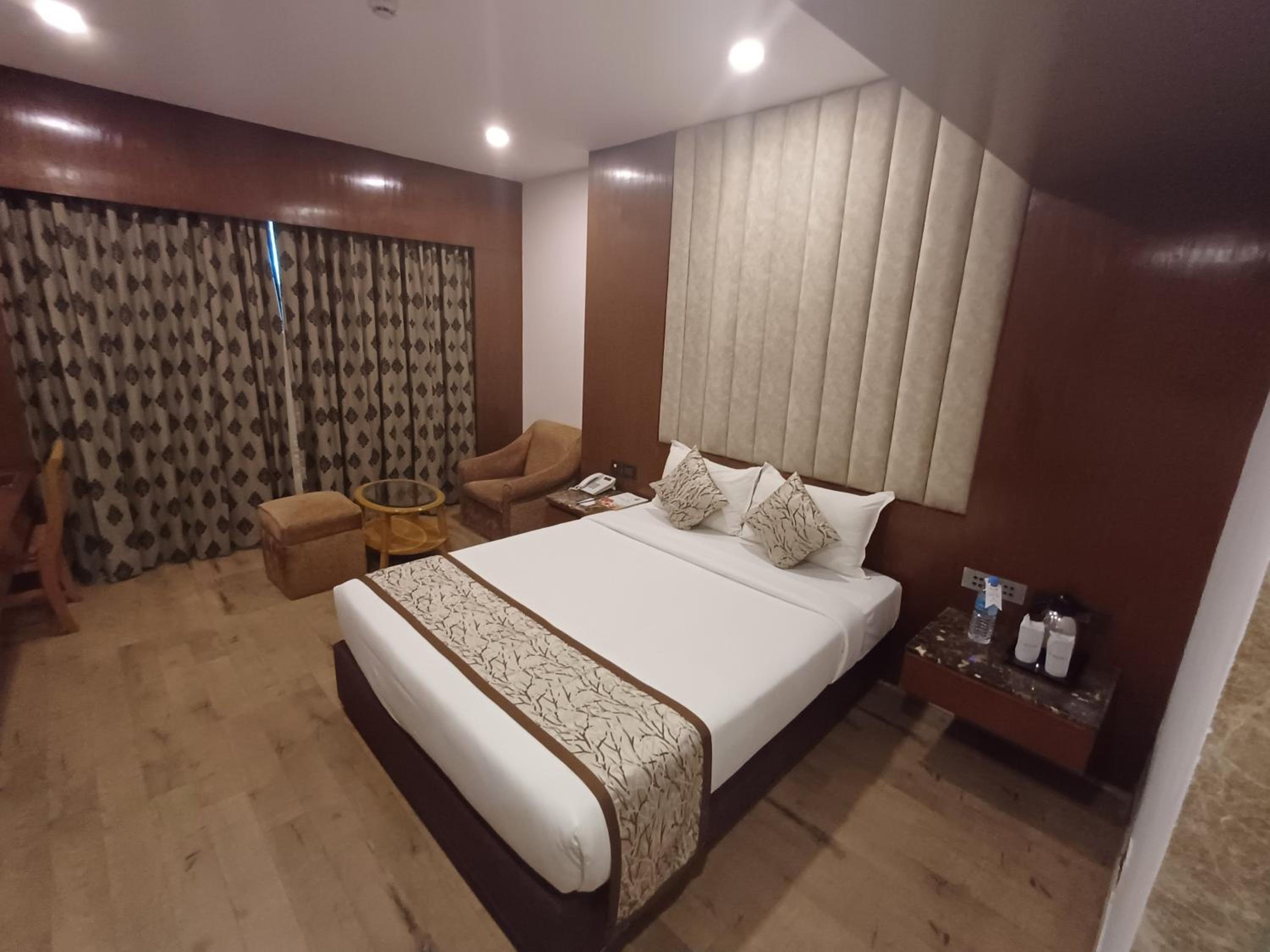 Deluxe Double Room - Photo 1