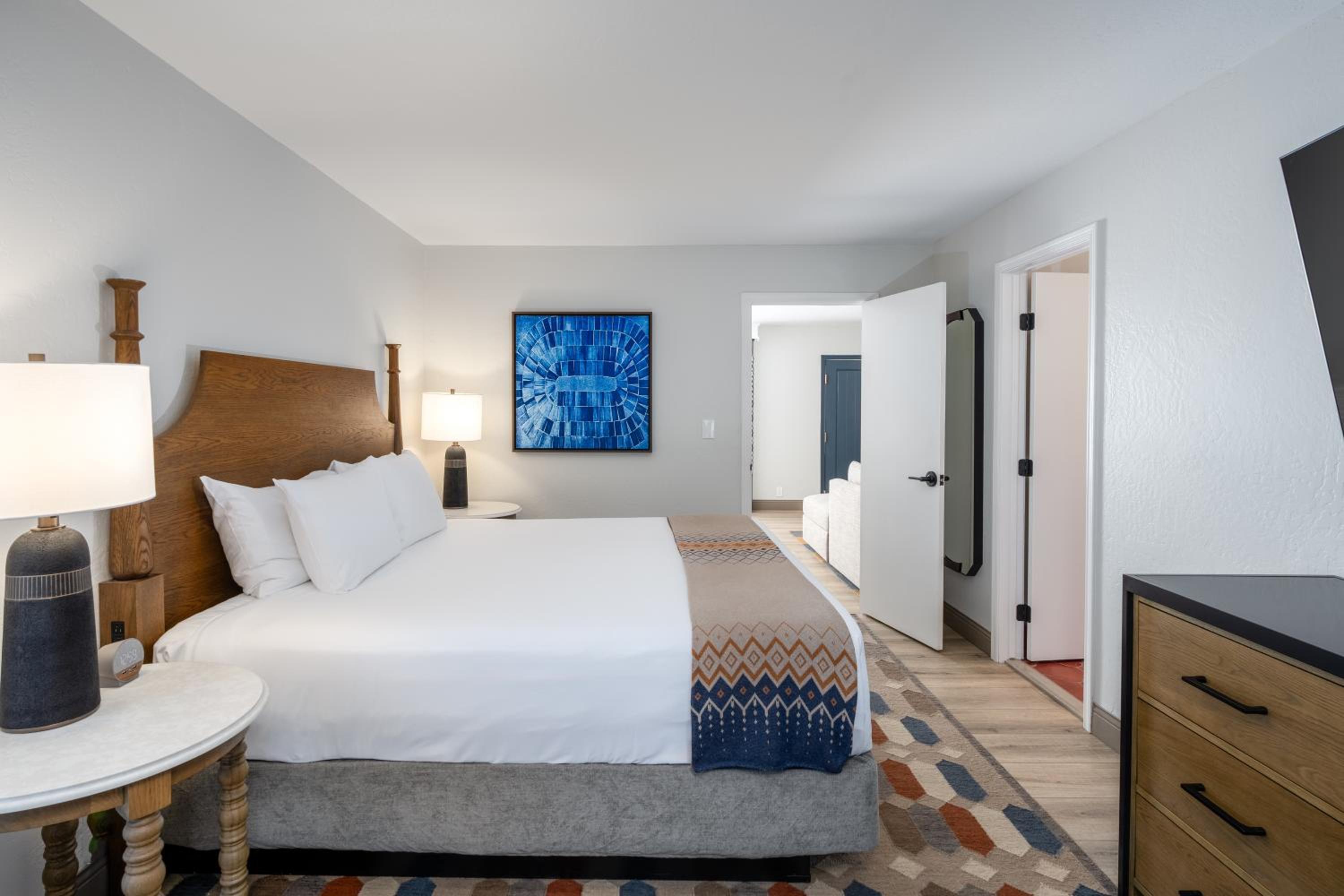 One Bedroom Suite 1 King photo 1