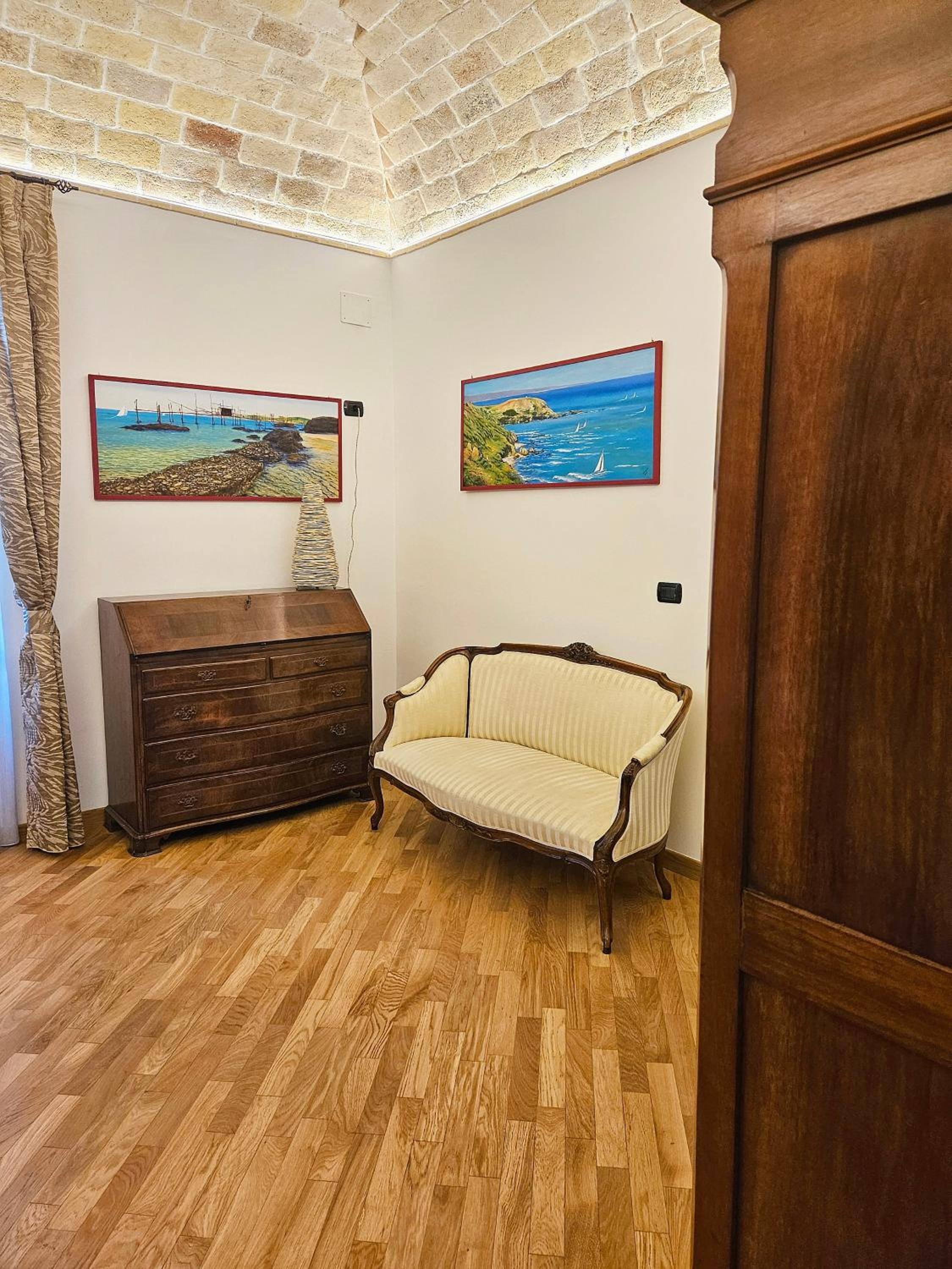 Two-Bedroom House photo 3
