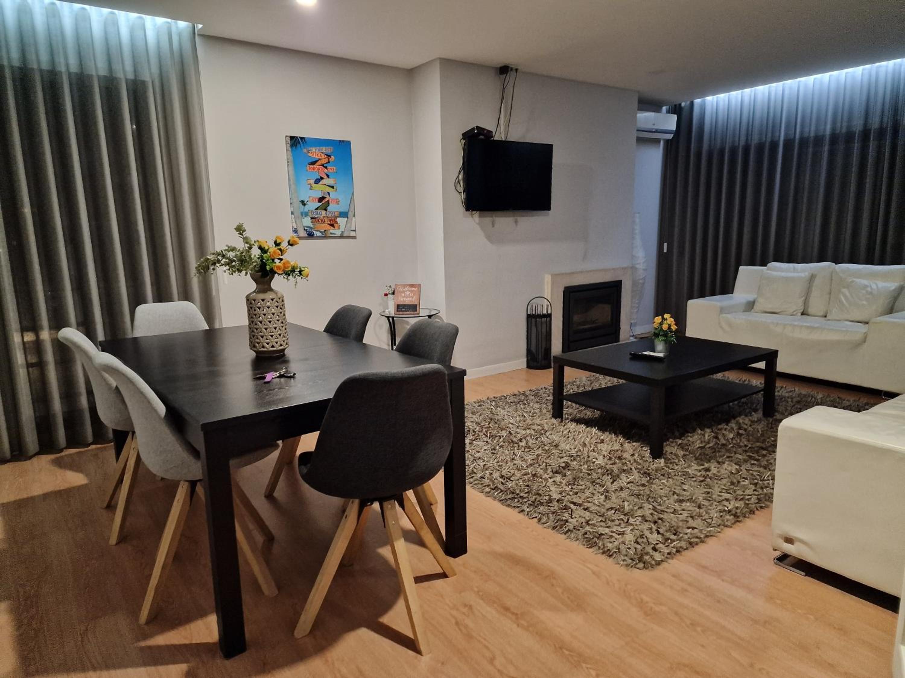 Three-Bedroom Apartment photo 2