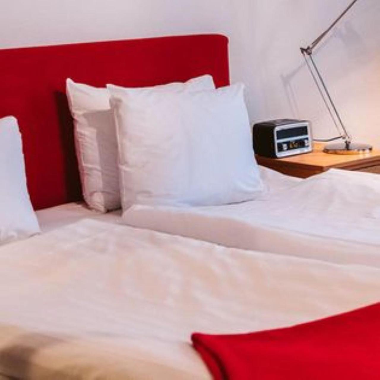 Standard Double Room - Photo 7