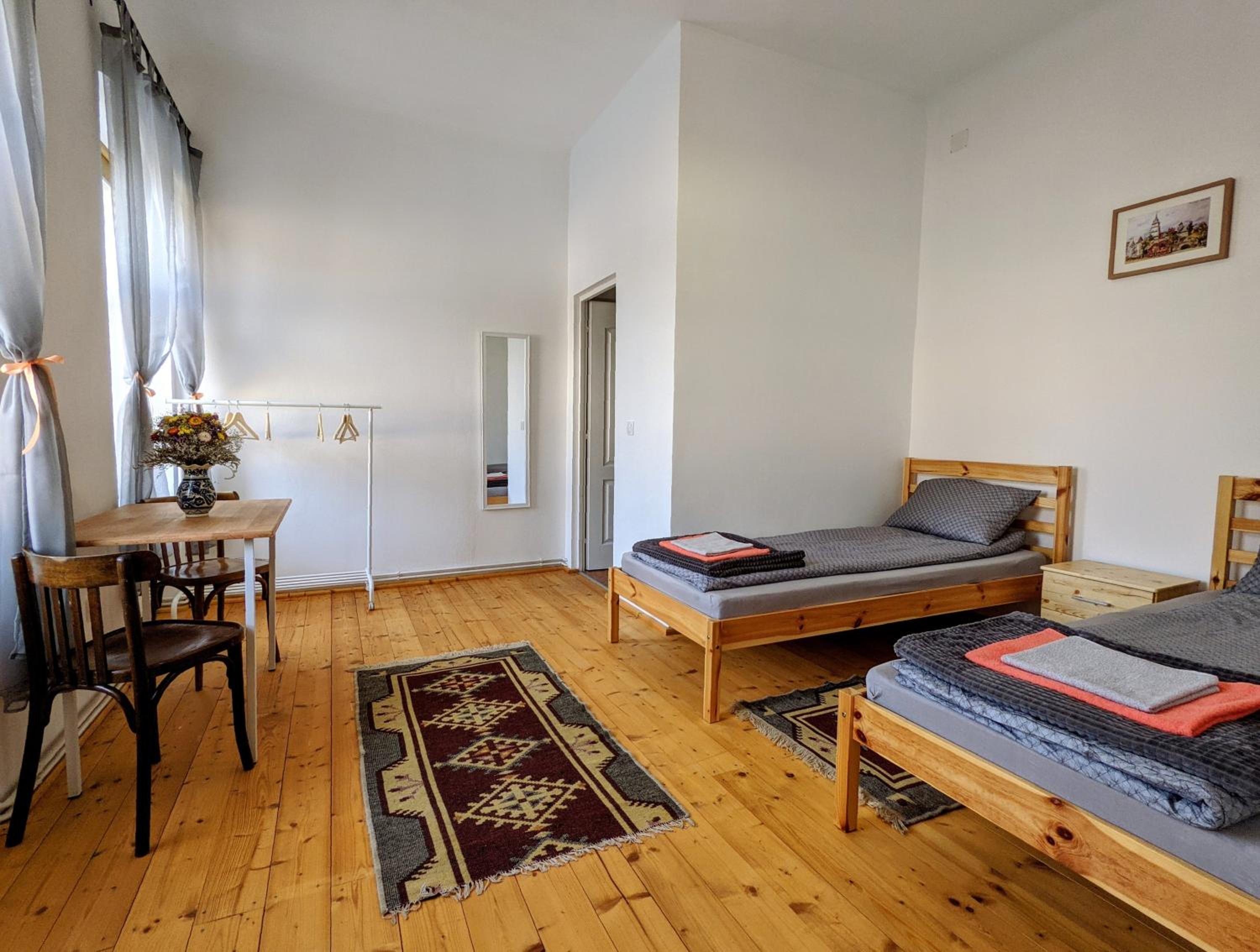 Small Double Room - Photo 1