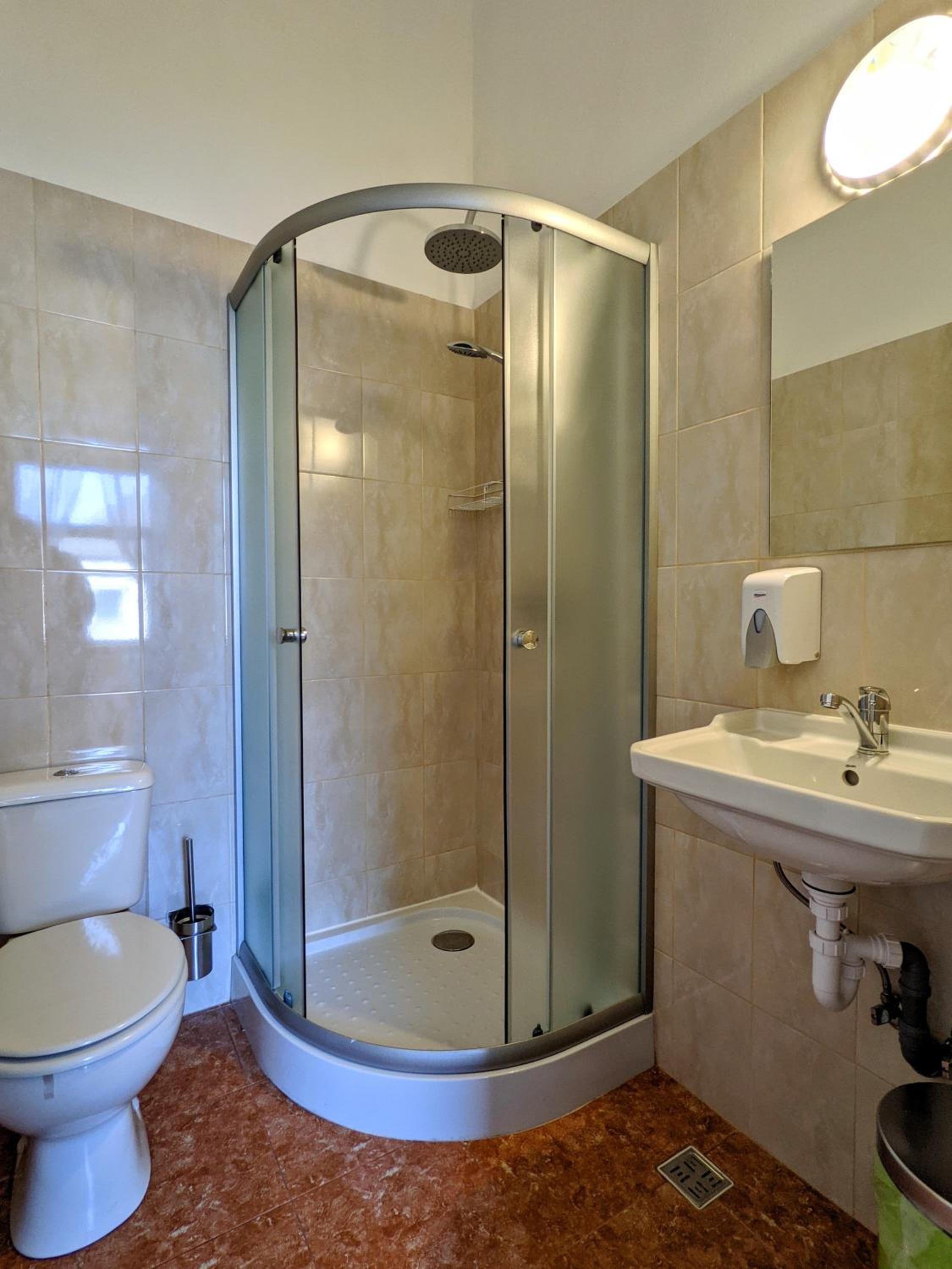 Small Double Room - Photo 4