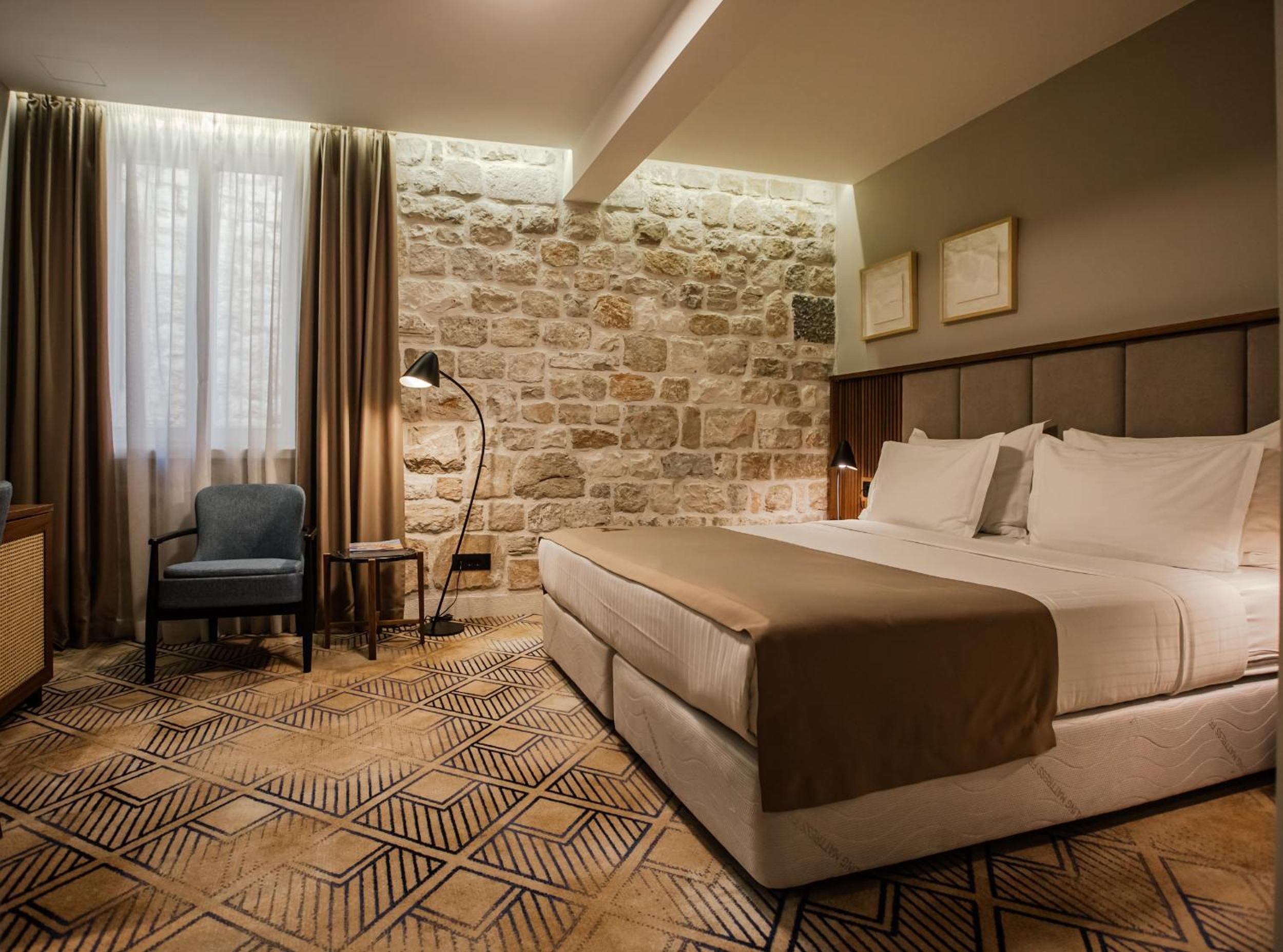 Standard Double or Twin Room - Photo 2