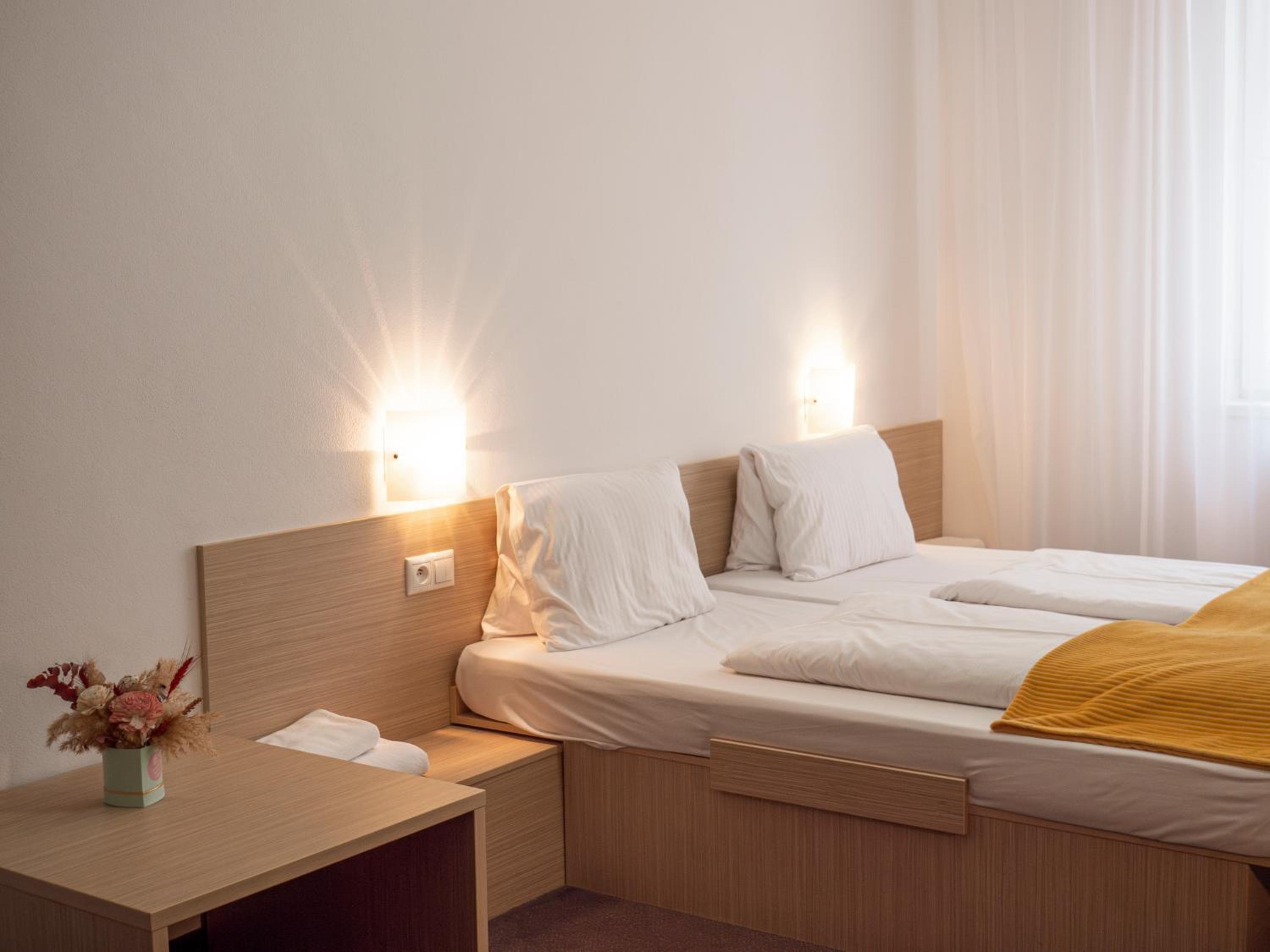 Standard Double Room - Photo 5
