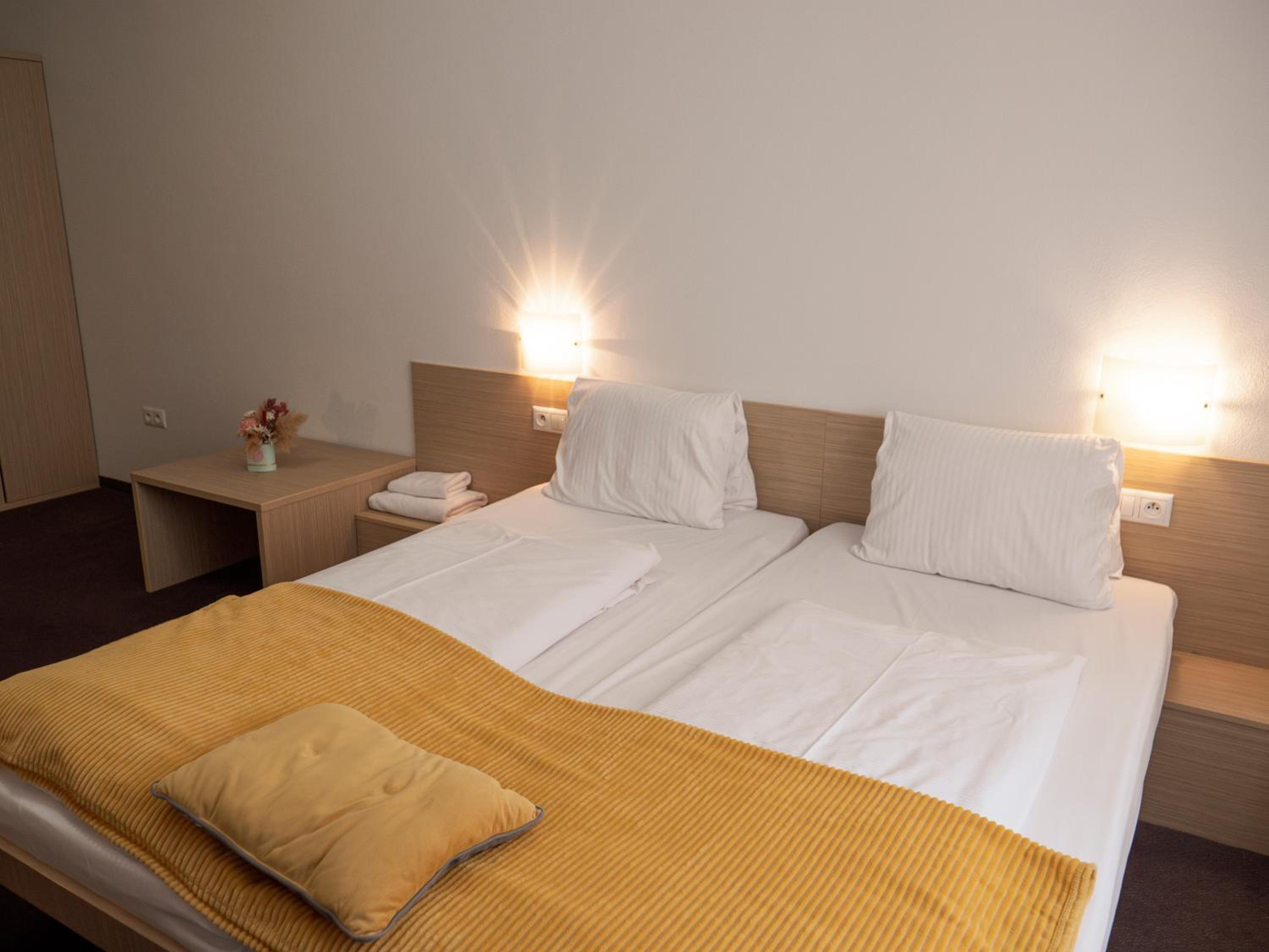 Standard Double Room - Photo 3