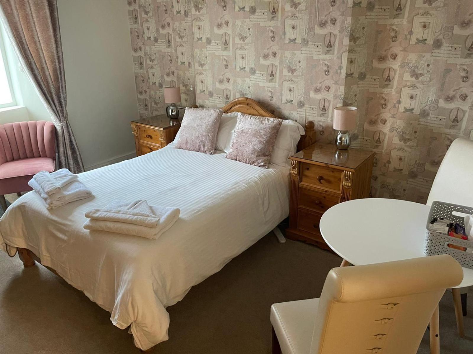 Double Room - Photo 4