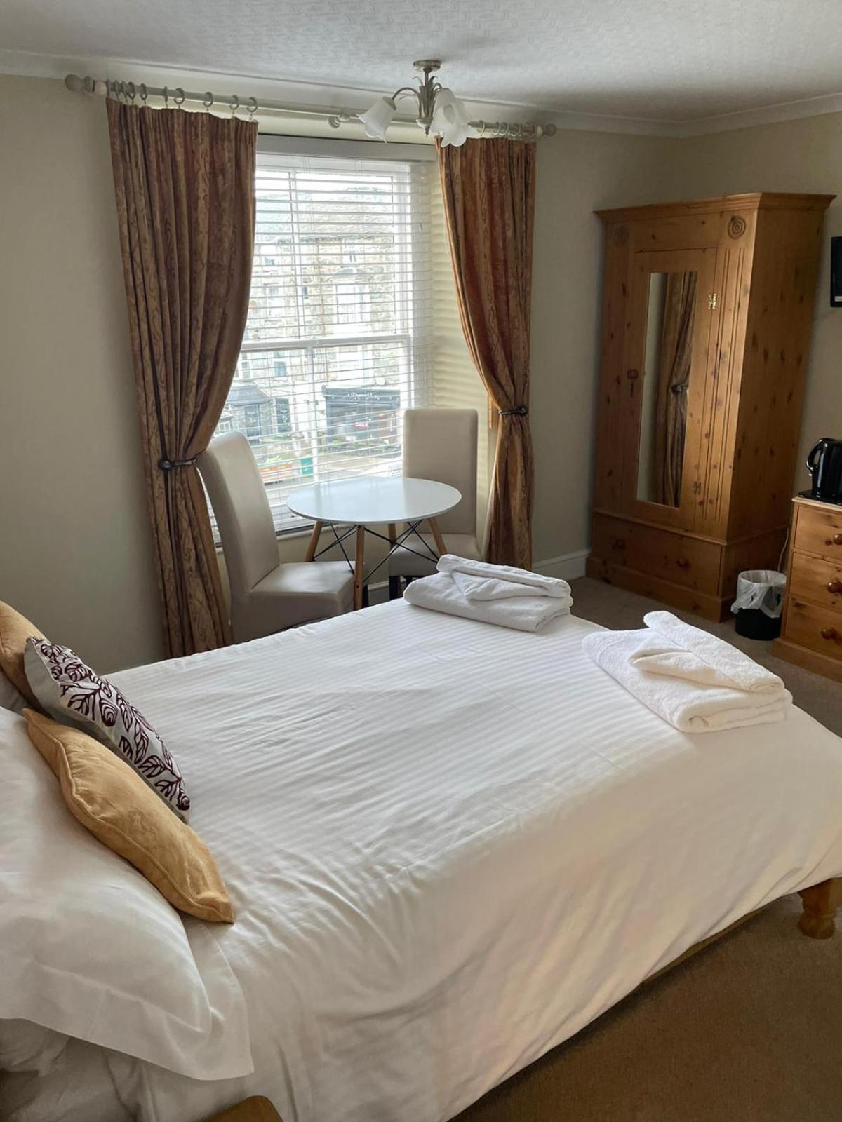 Double Room - Photo 5
