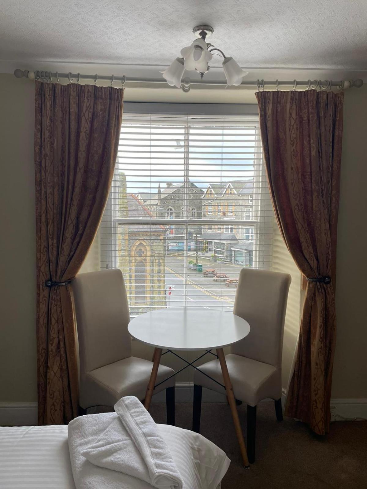 Double Room - Photo 6