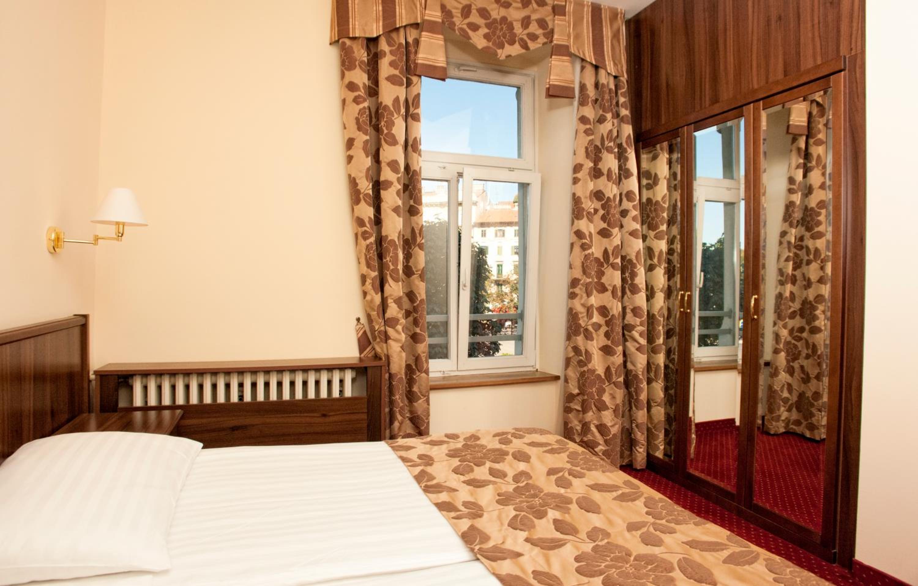 Suite - Photo 4