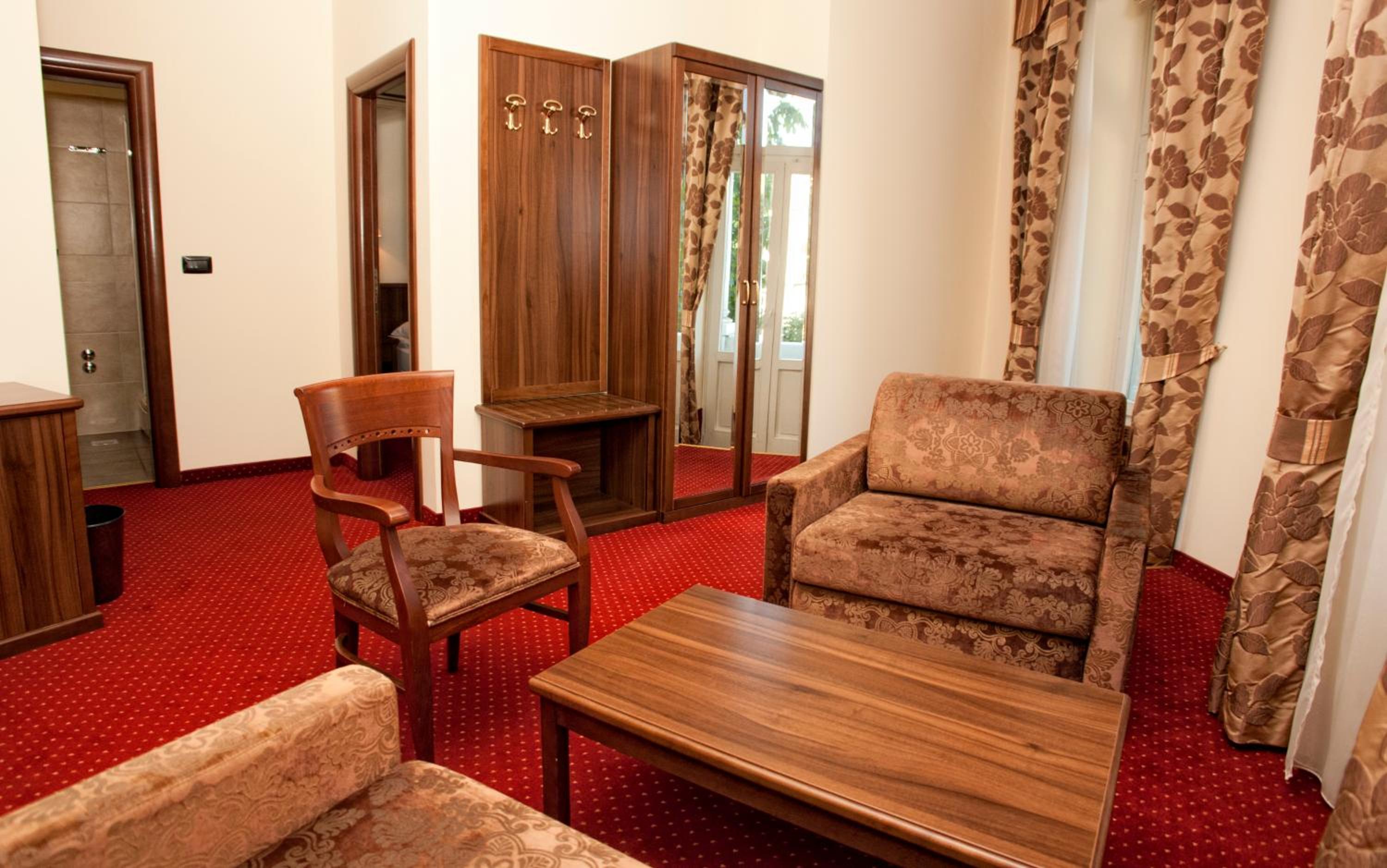 Suite - Photo 7