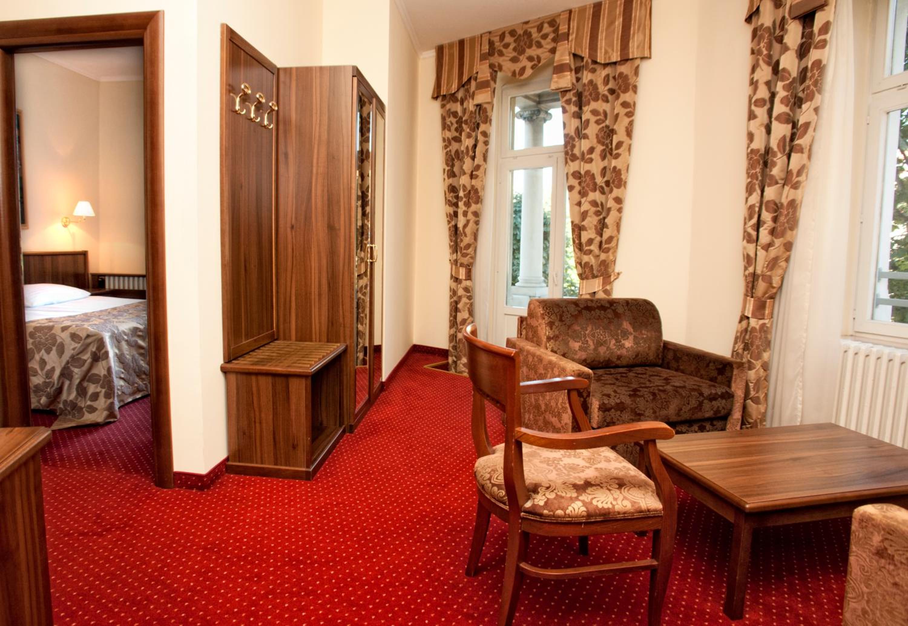 Suite - Photo 8