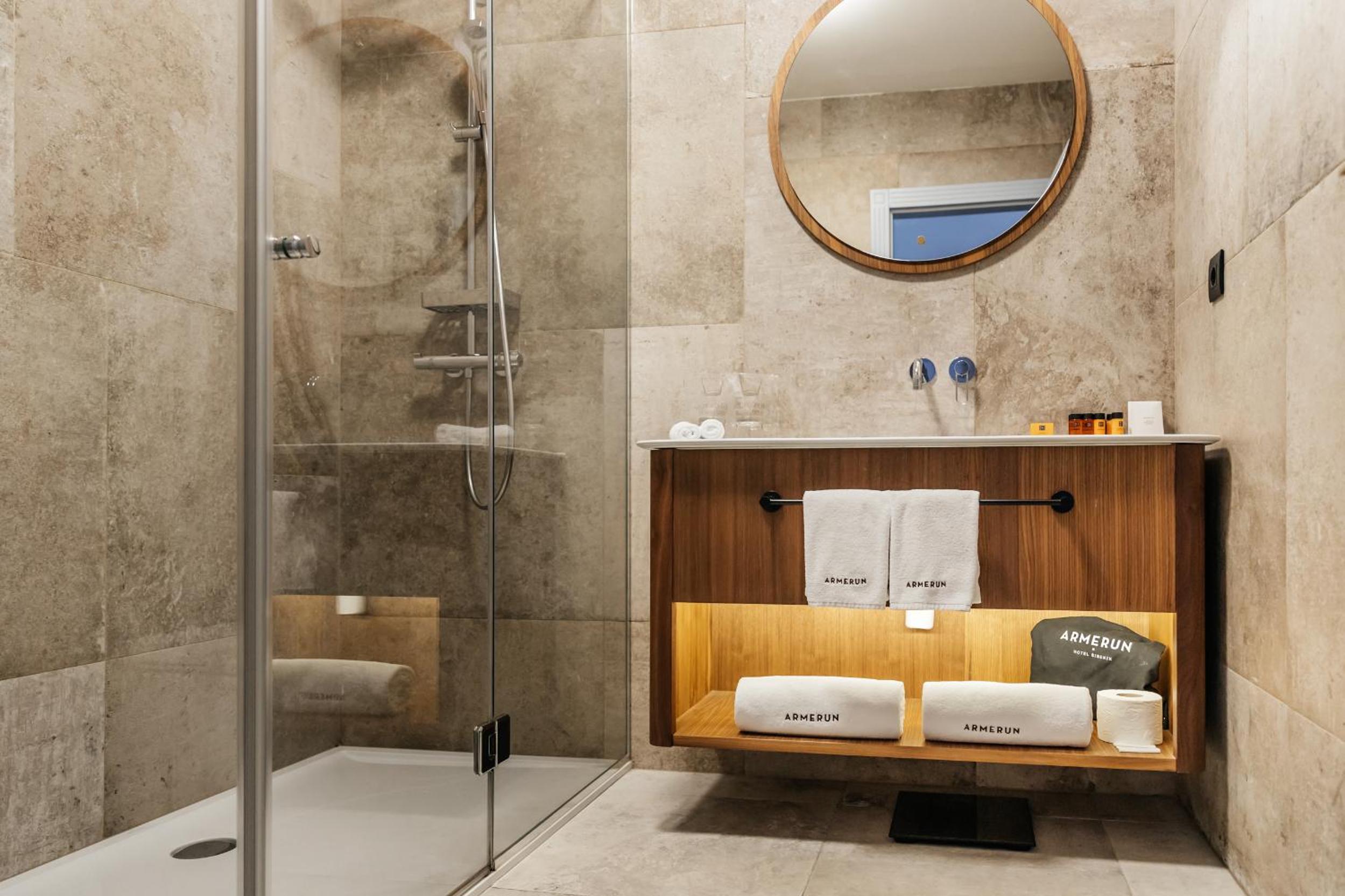 Deluxe Double or Twin Room with Sea View - Photo 3