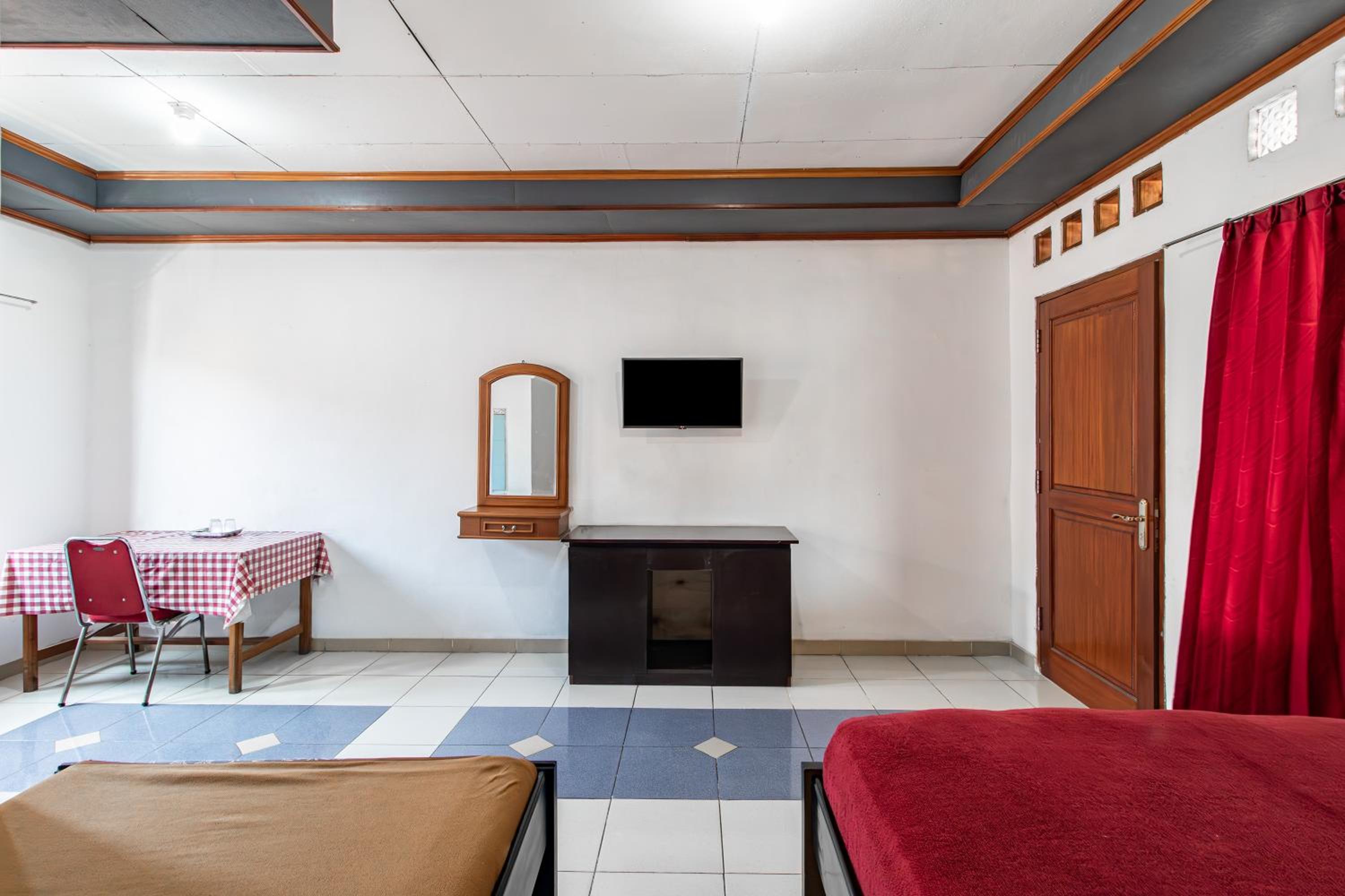 Double Room - Photo 5