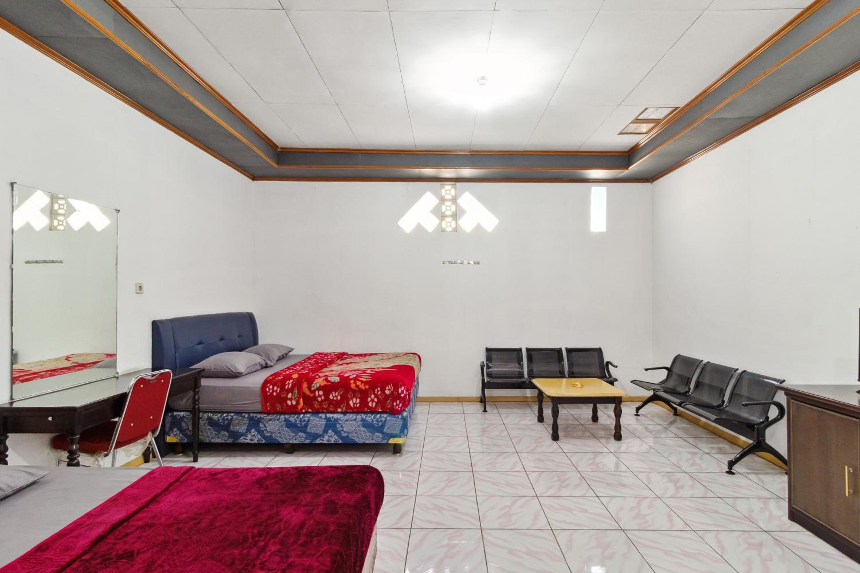 Deluxe Room - Photo 5