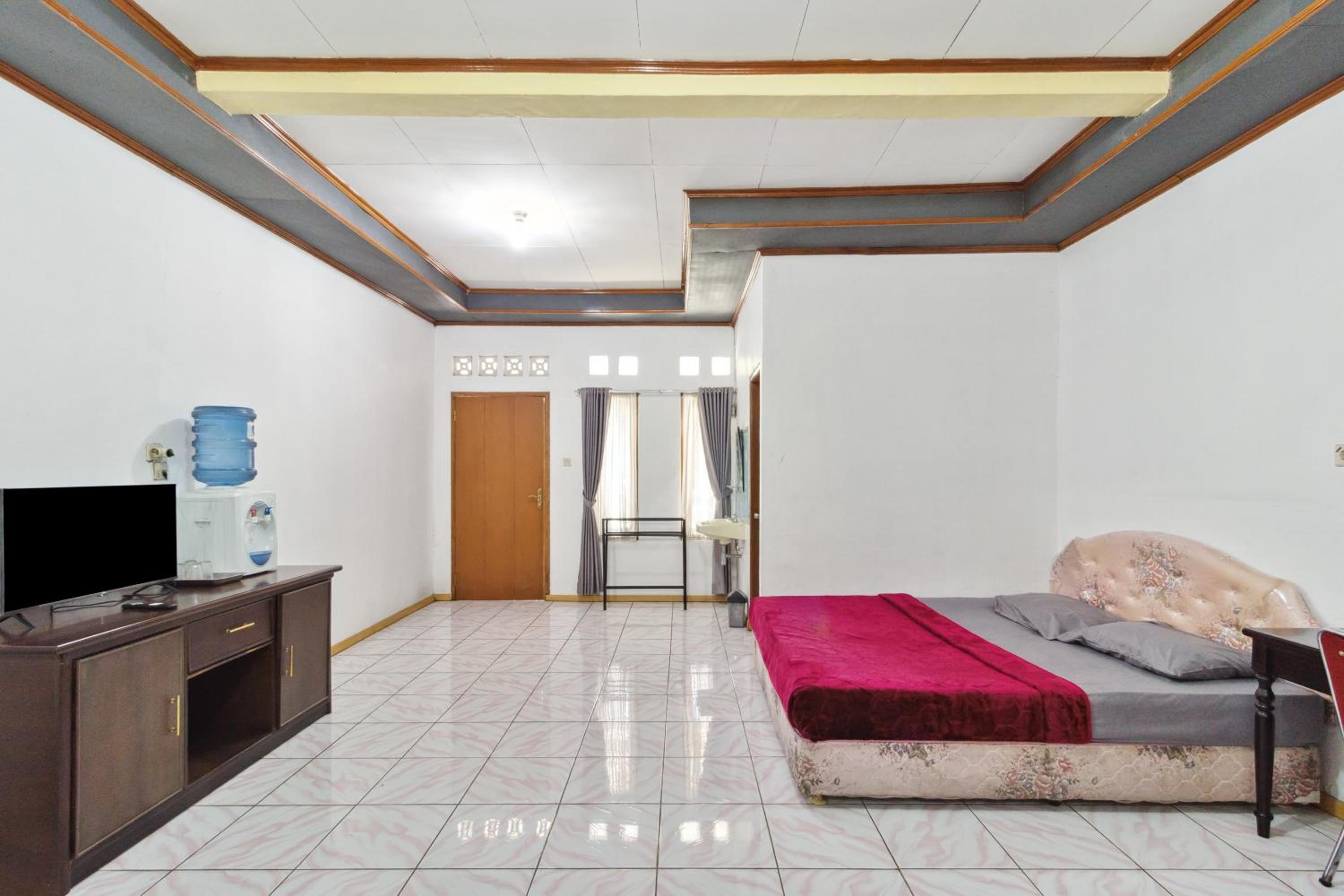 Deluxe Room - Photo 6